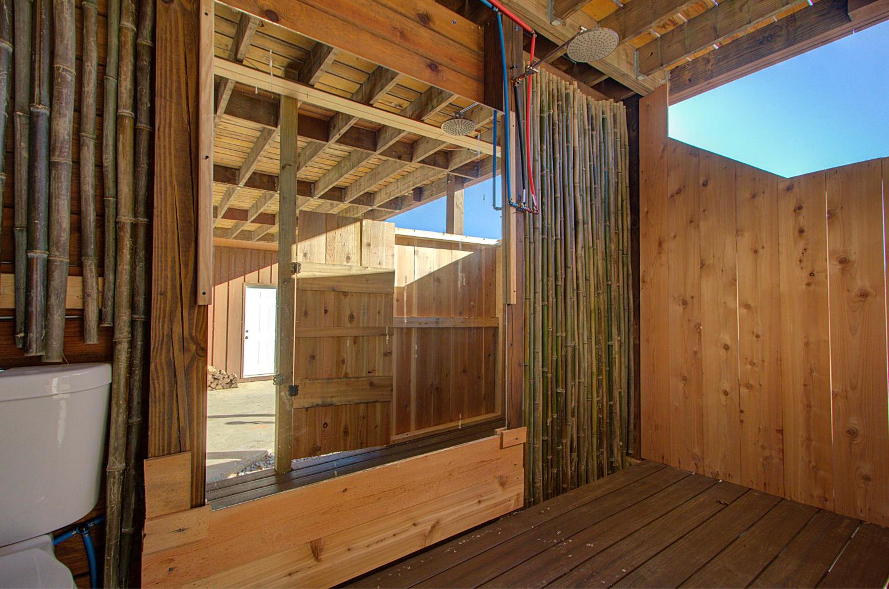 One-Bedroom House - Photo 63