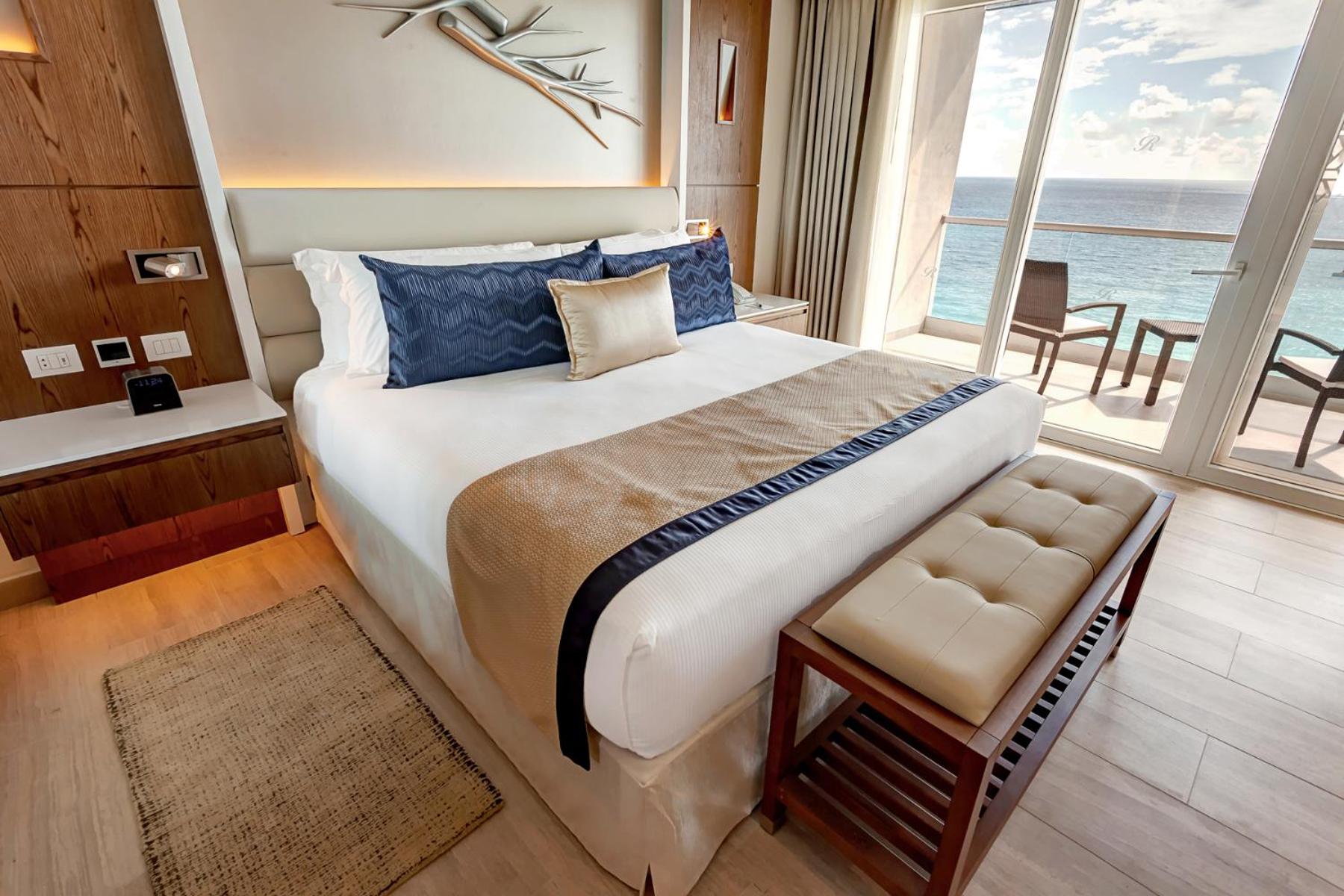 Luxury Suite Ocean Front - Photo 5