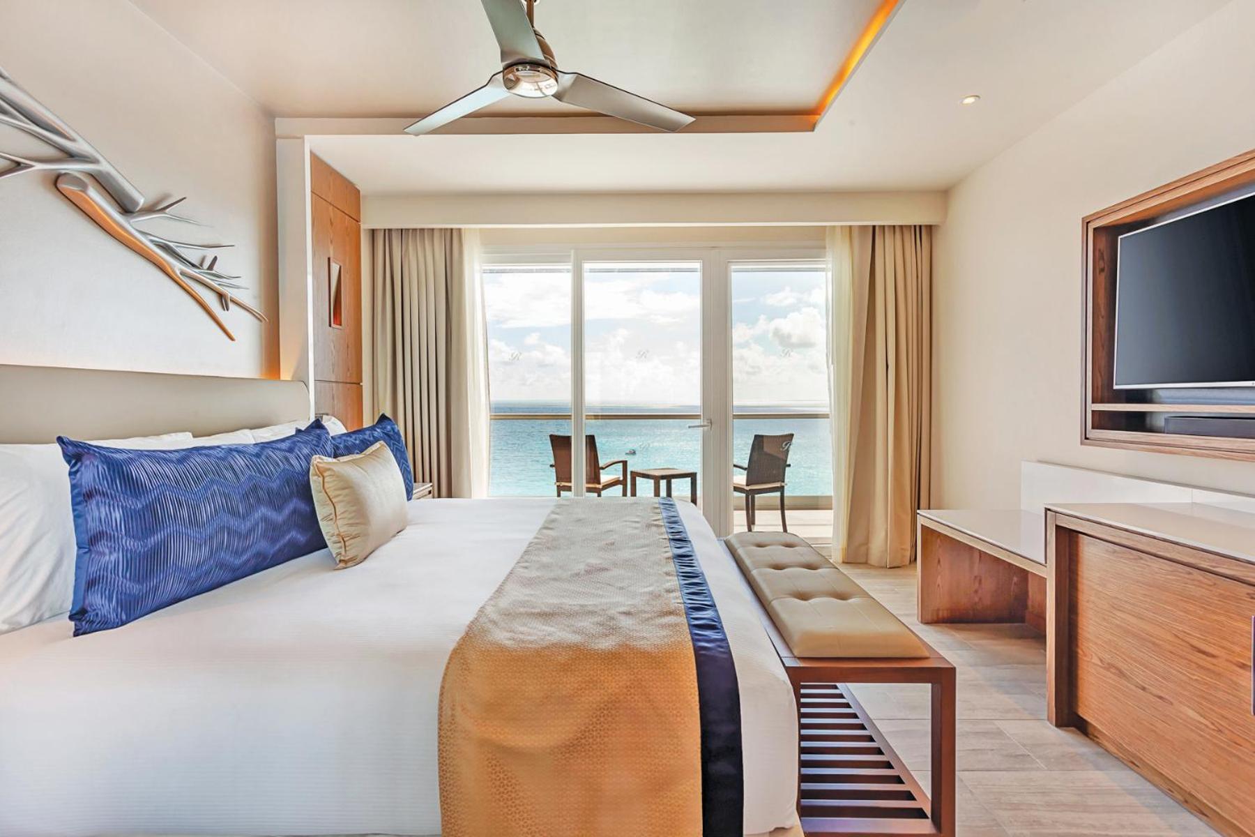 Luxury Suite Ocean Front - Photo 3