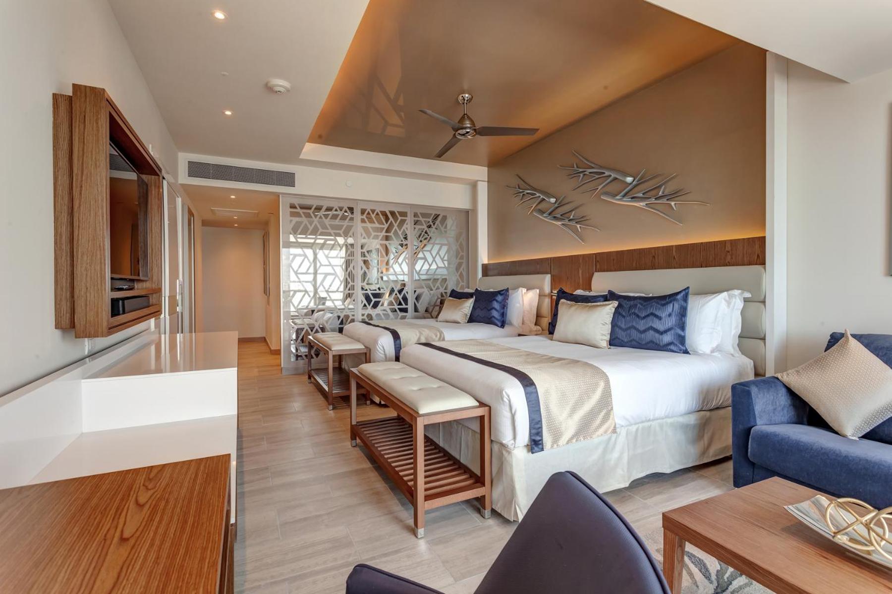 Luxury Junior Suite Ocean Front - Photo 8