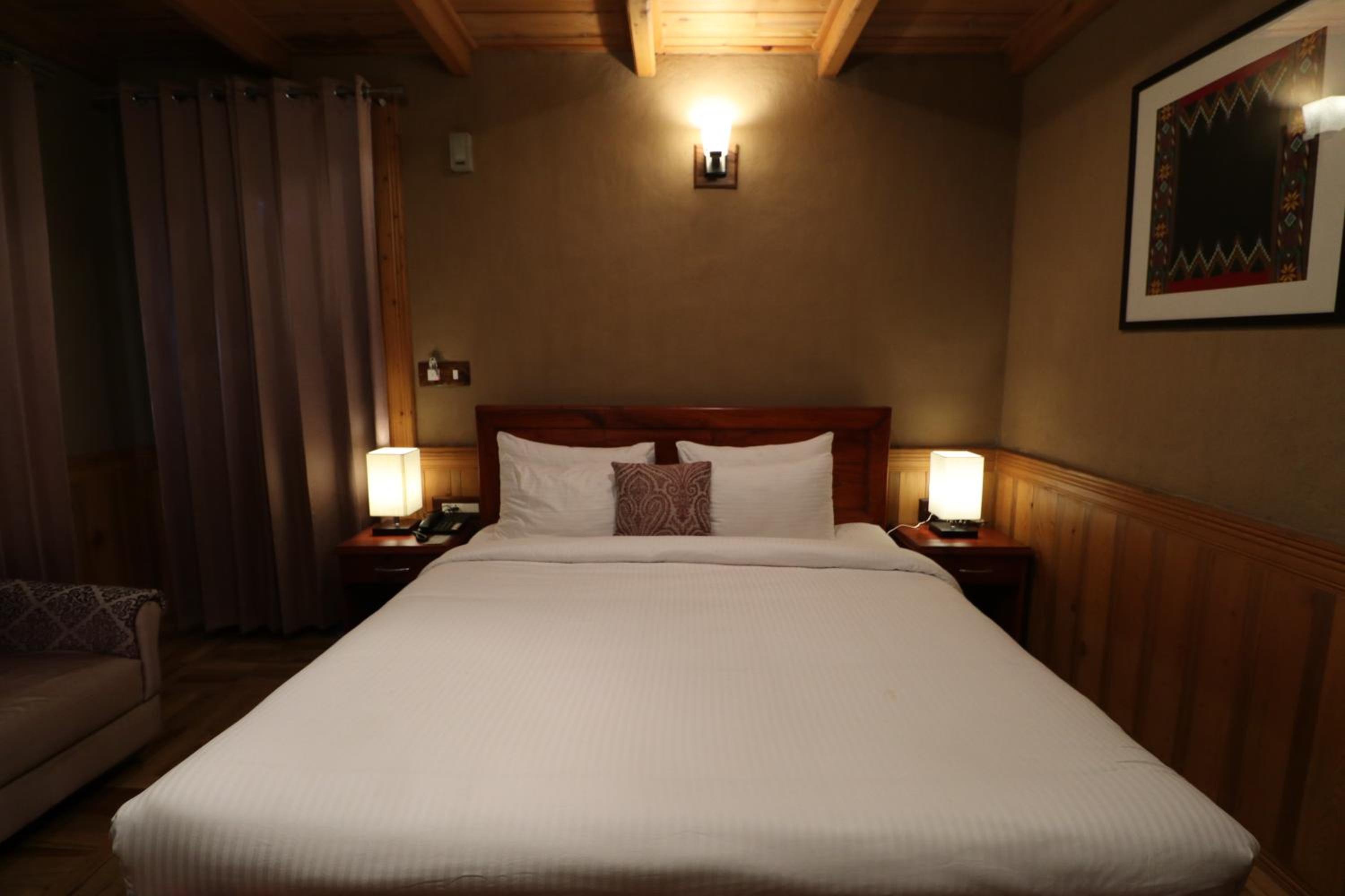 Double Room with Mountain View - Photo 6