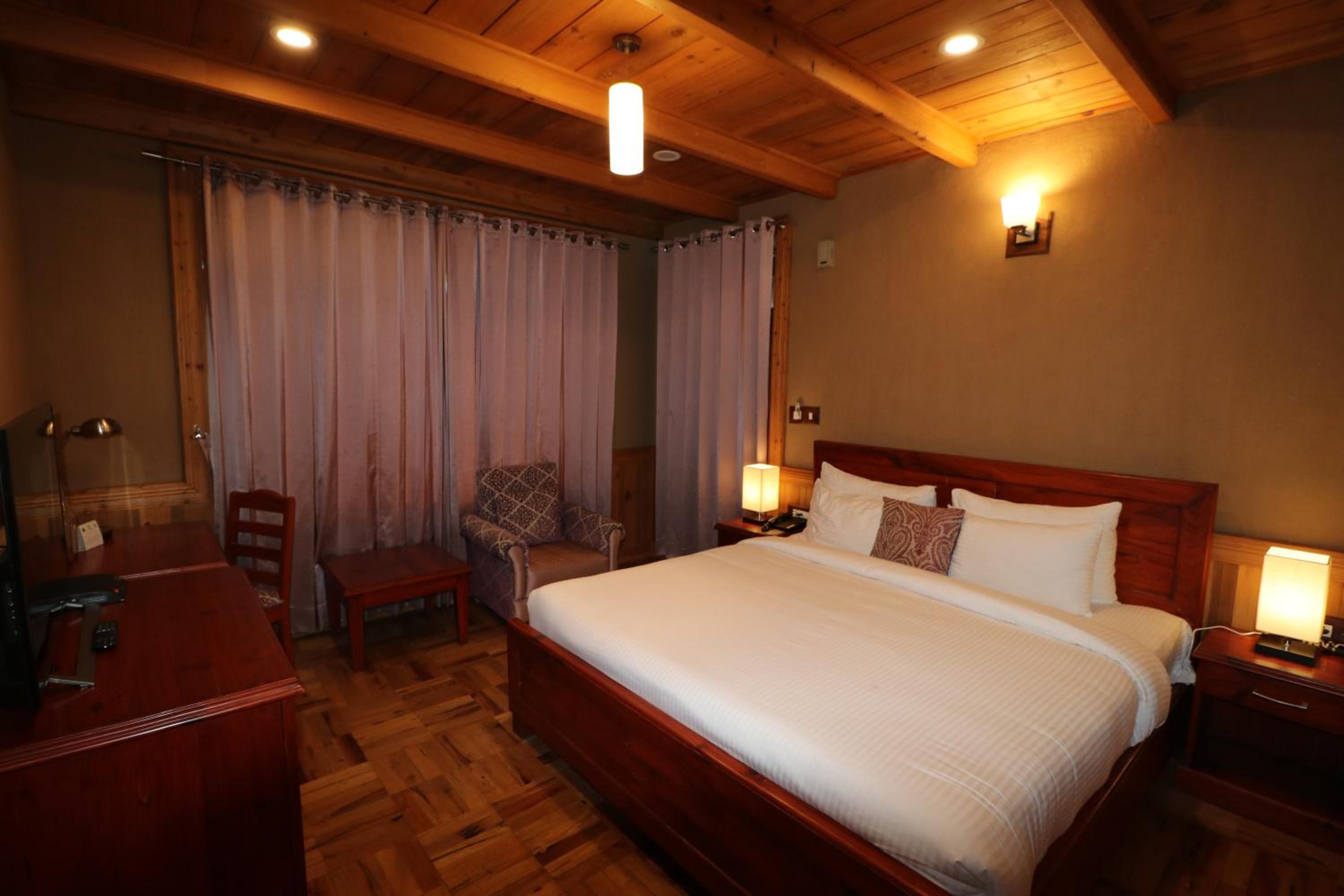 Double Room with Mountain View - Photo 10