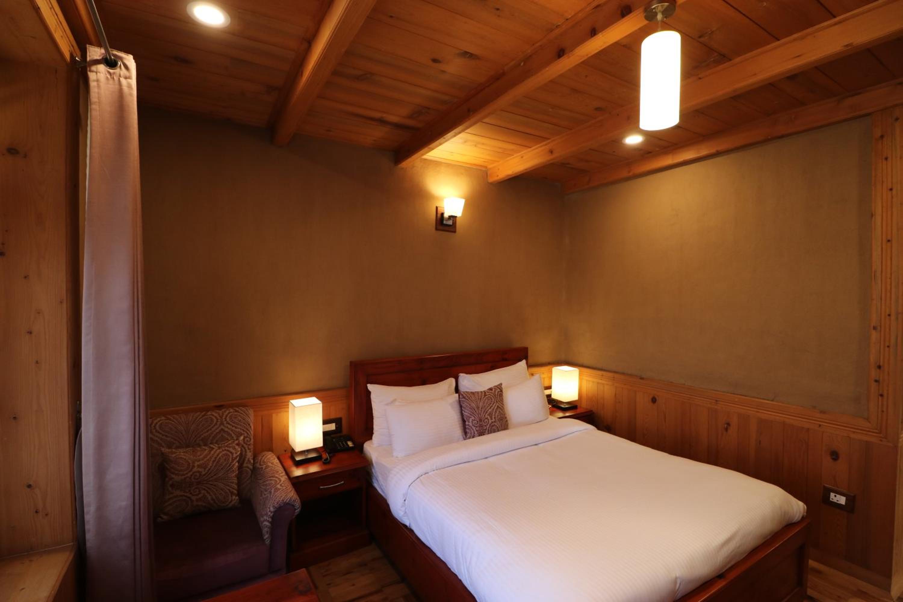 Double Room with Mountain View - Photo 3