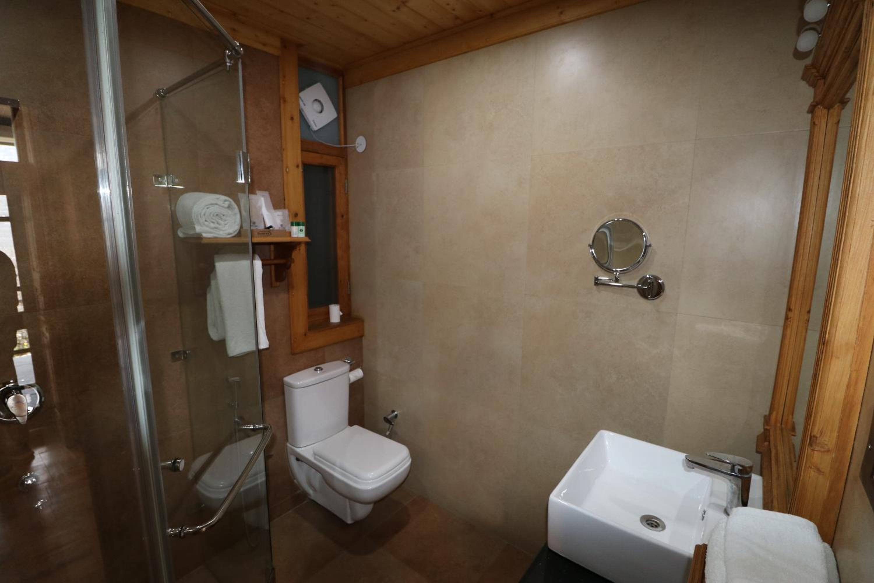 Double Room with Mountain View - Photo 2