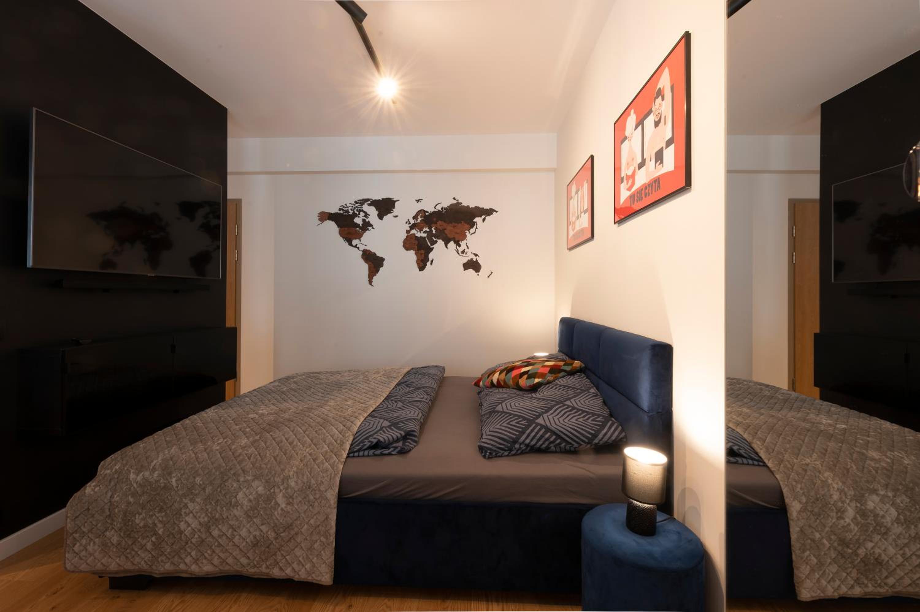 One-Bedroom Apartment - Photo 2