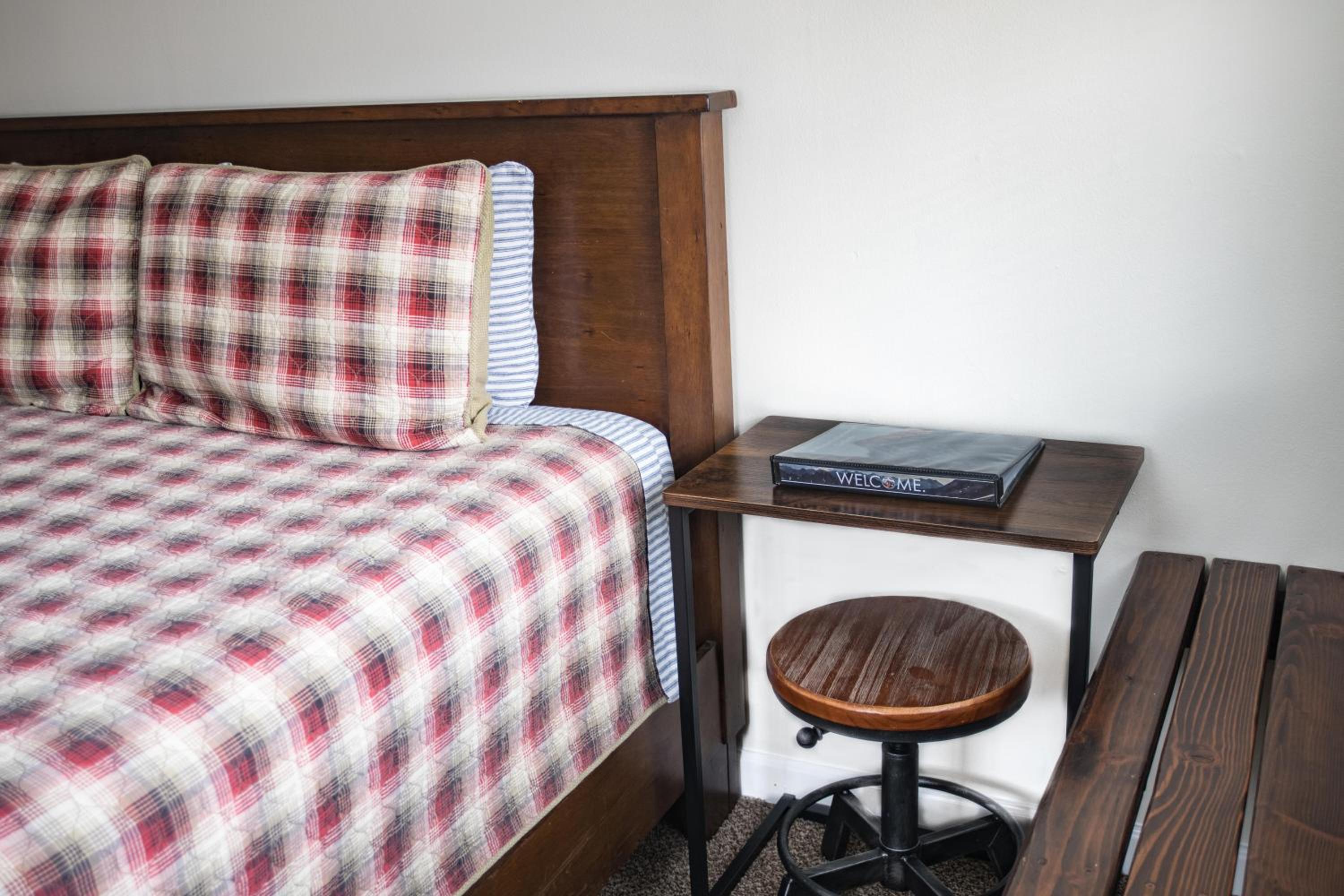 Deluxe Queen Room - Photo 1
