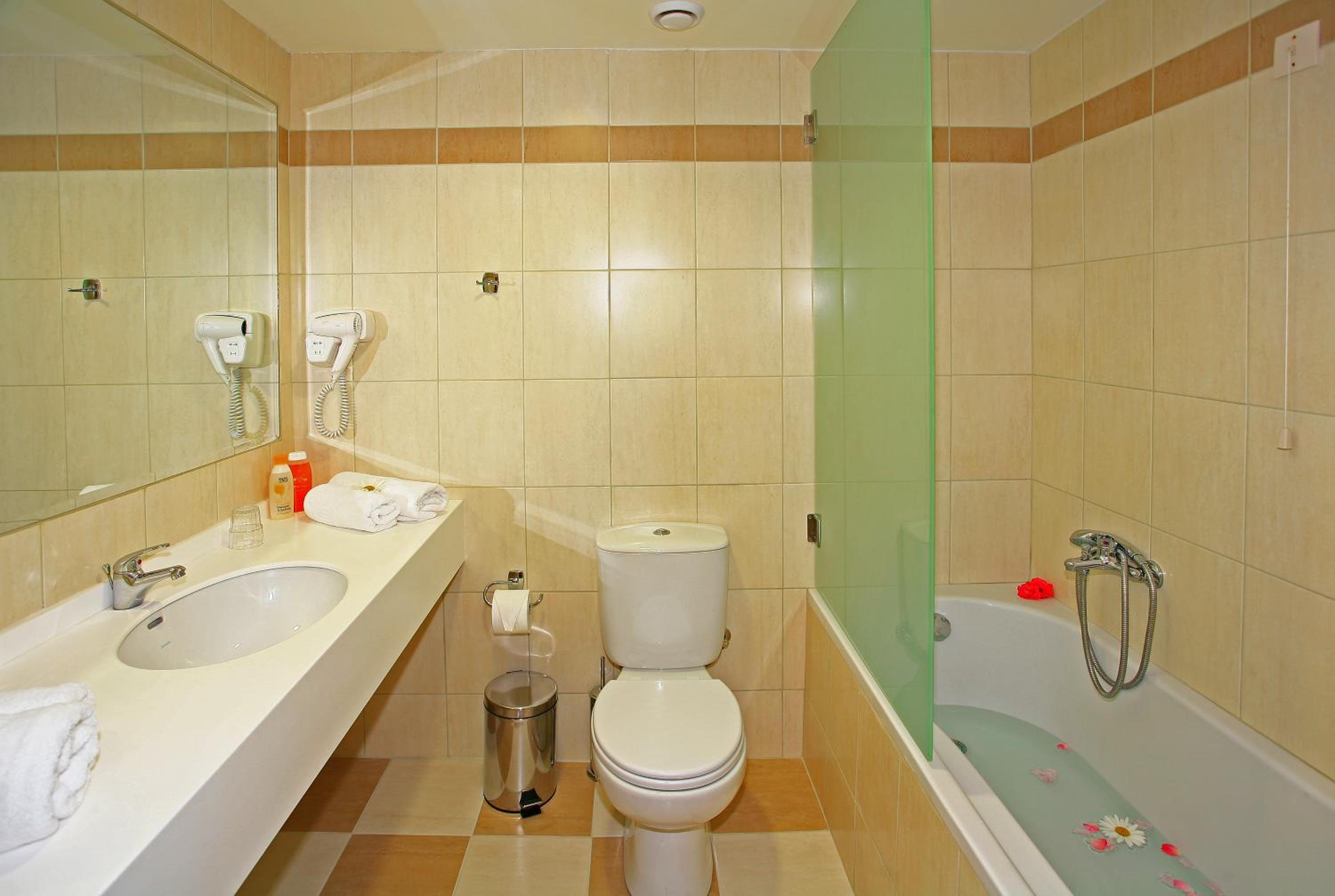 Double Room thumbnail 5