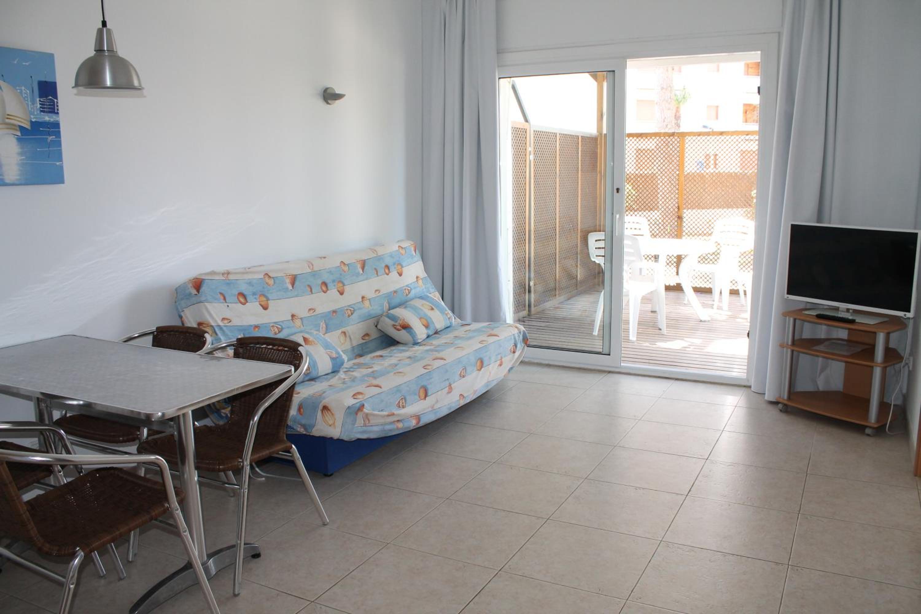 Apartamento de dos habitaciones - Planta baja con acceso al jardín