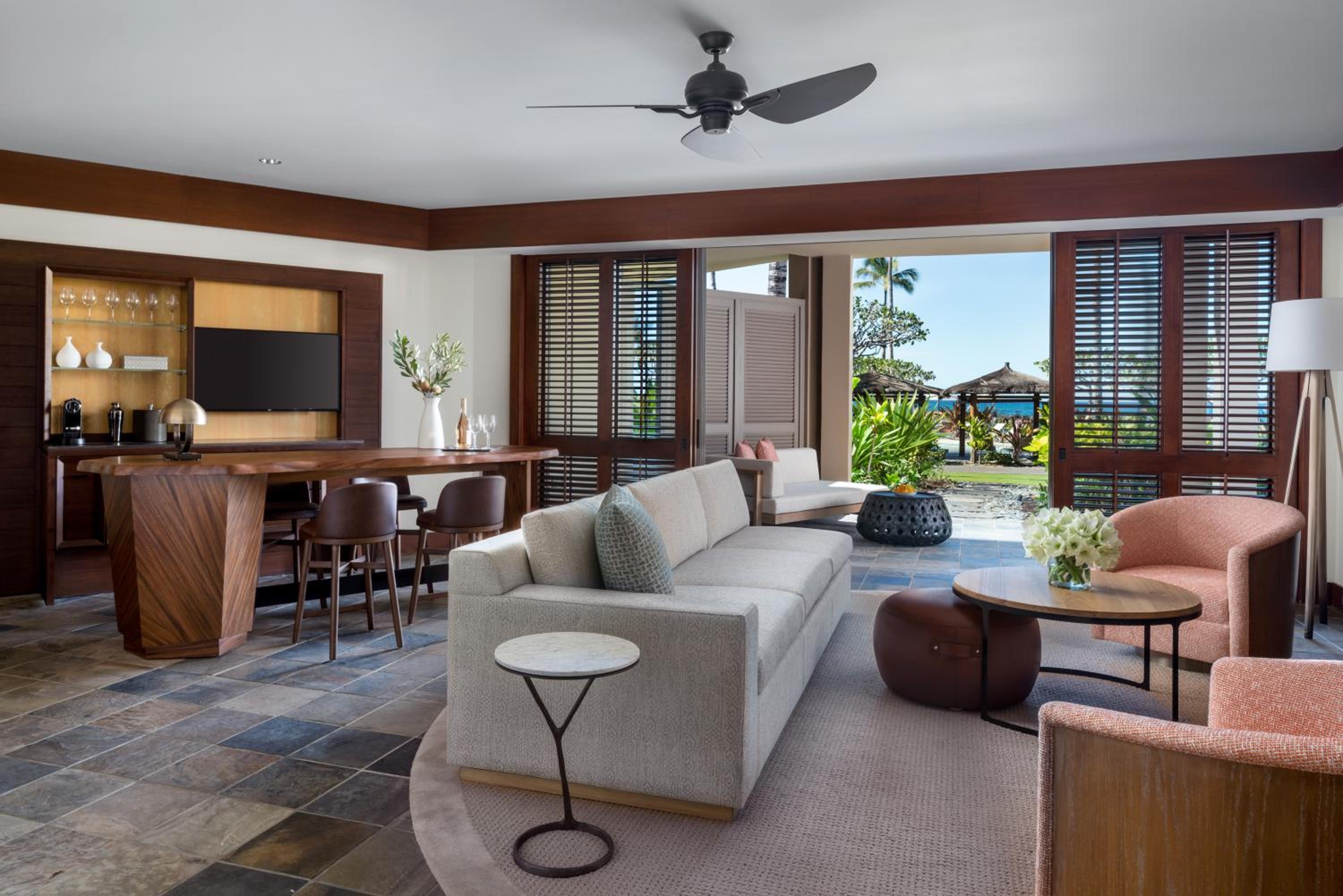Deluxe King Suite with Ocean View