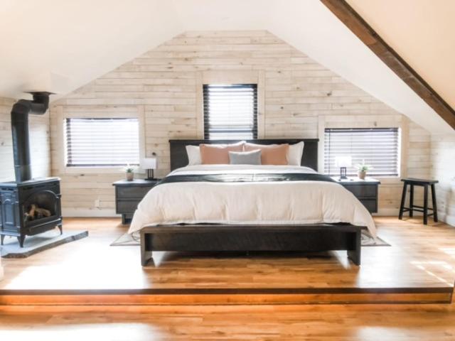 King Suite with Balcony photo 1