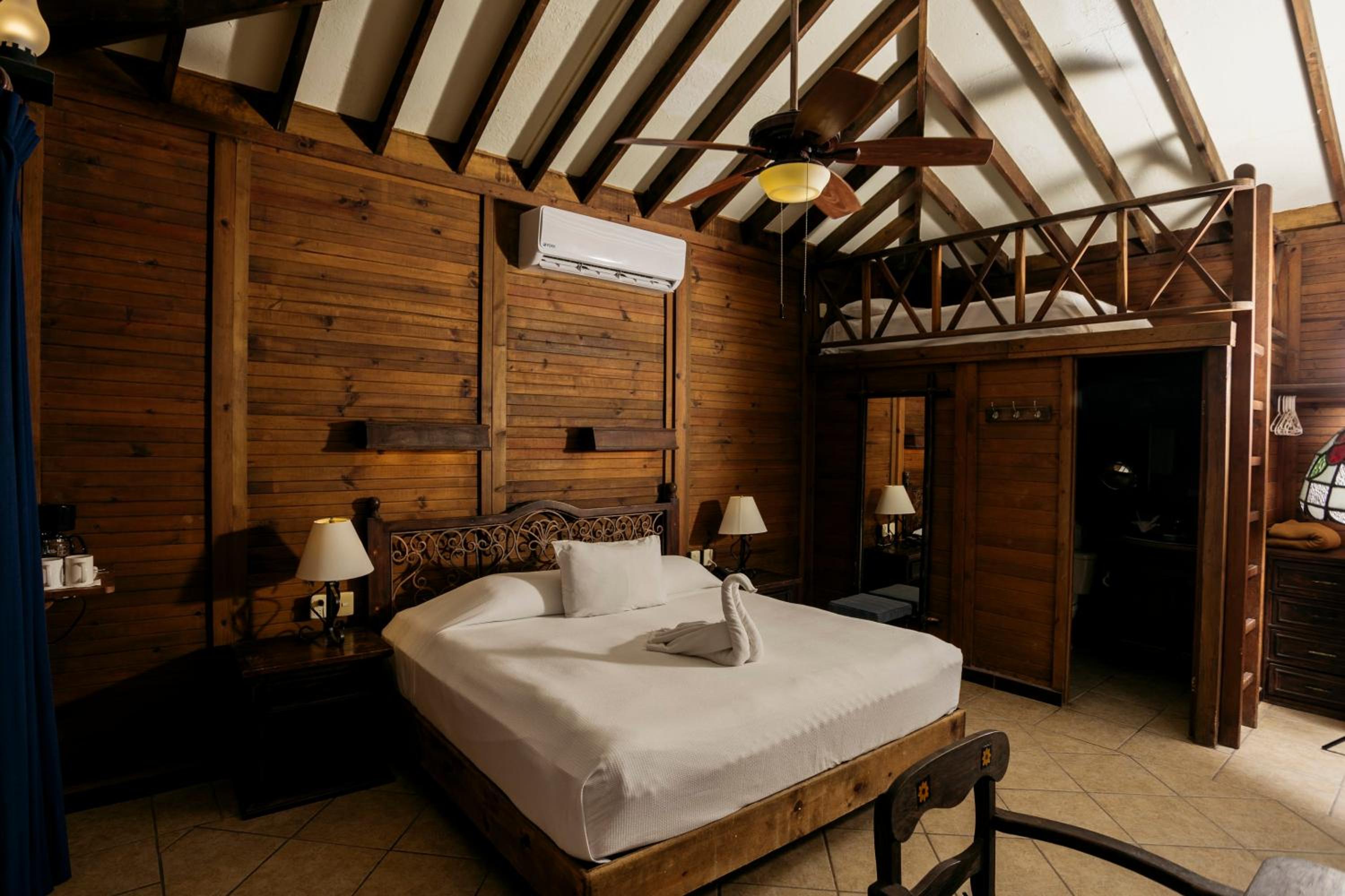 Palm Beach Bungalow - King Bed