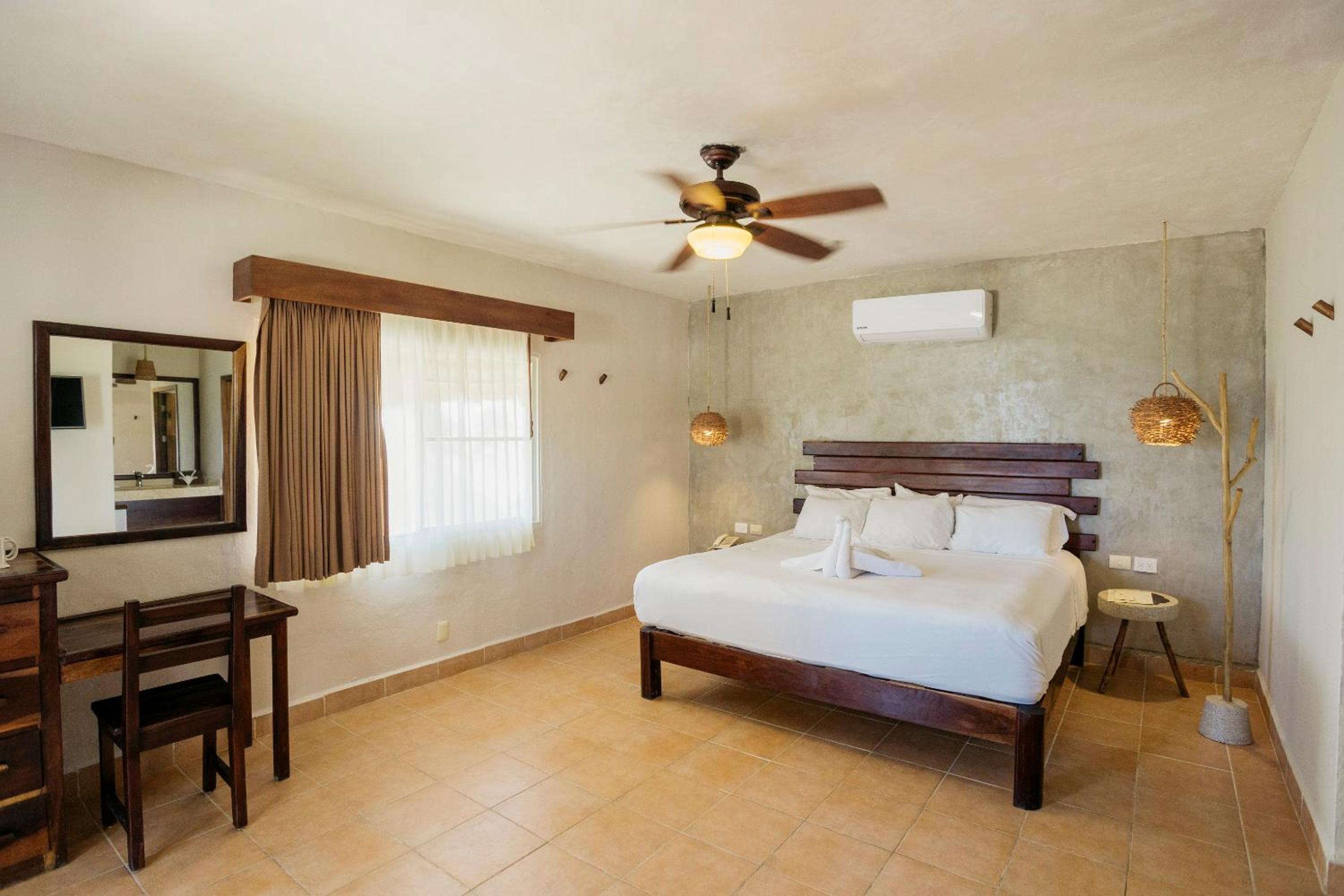 Ocean View Premium Room - King Bed thumbnail 5