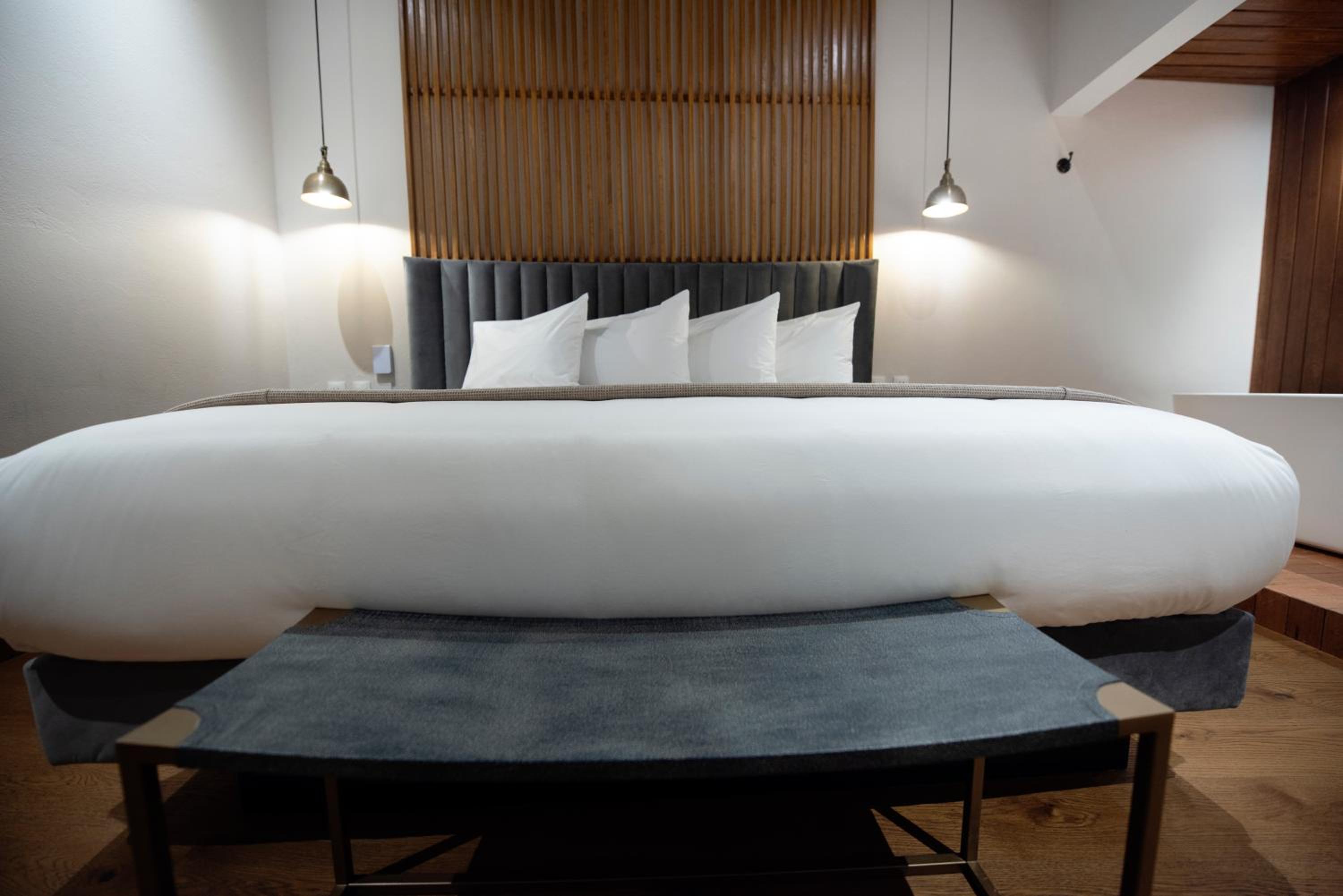 Deluxe Double Room with Bath - Photo 6