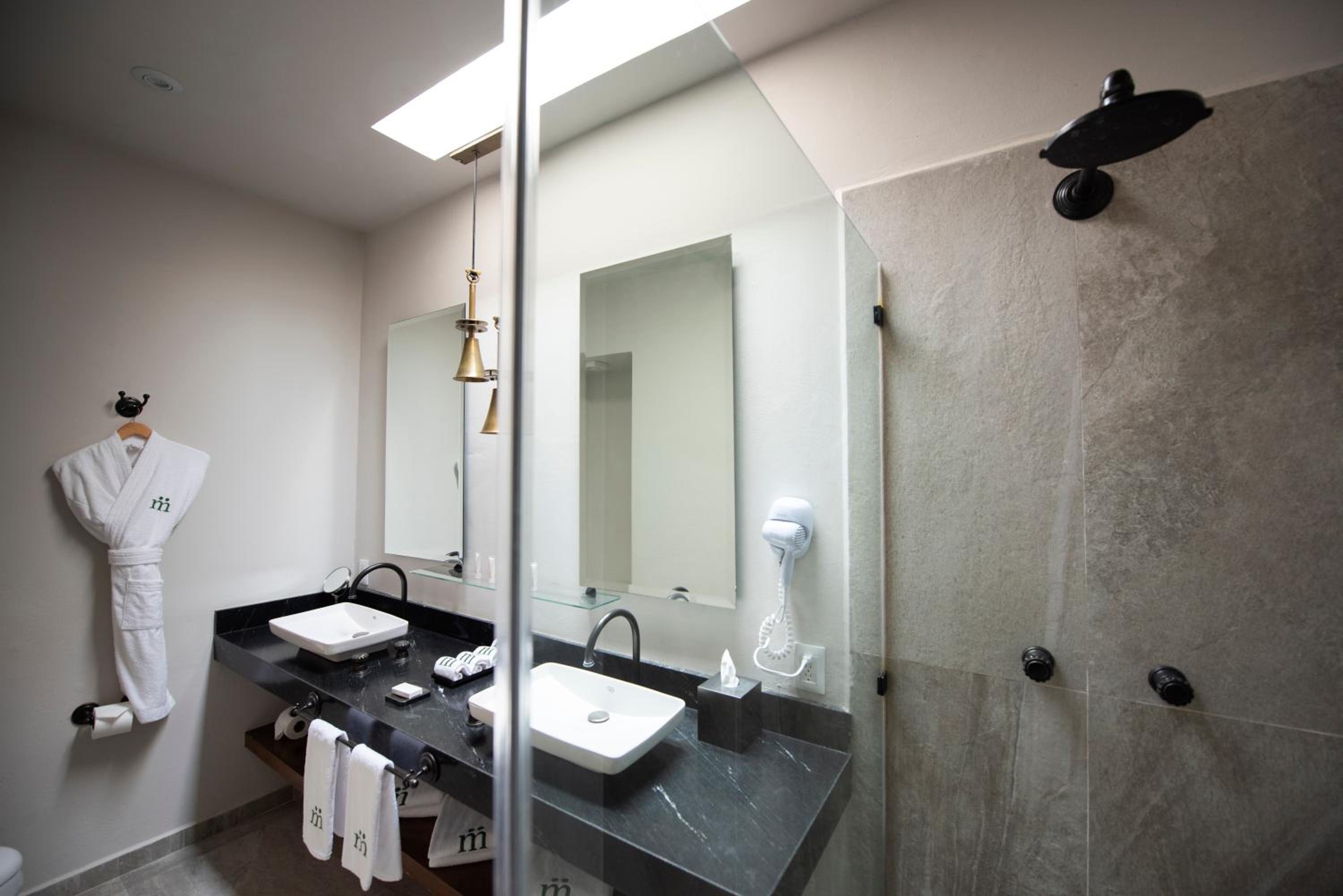 Suite with Terrace - Photo 7