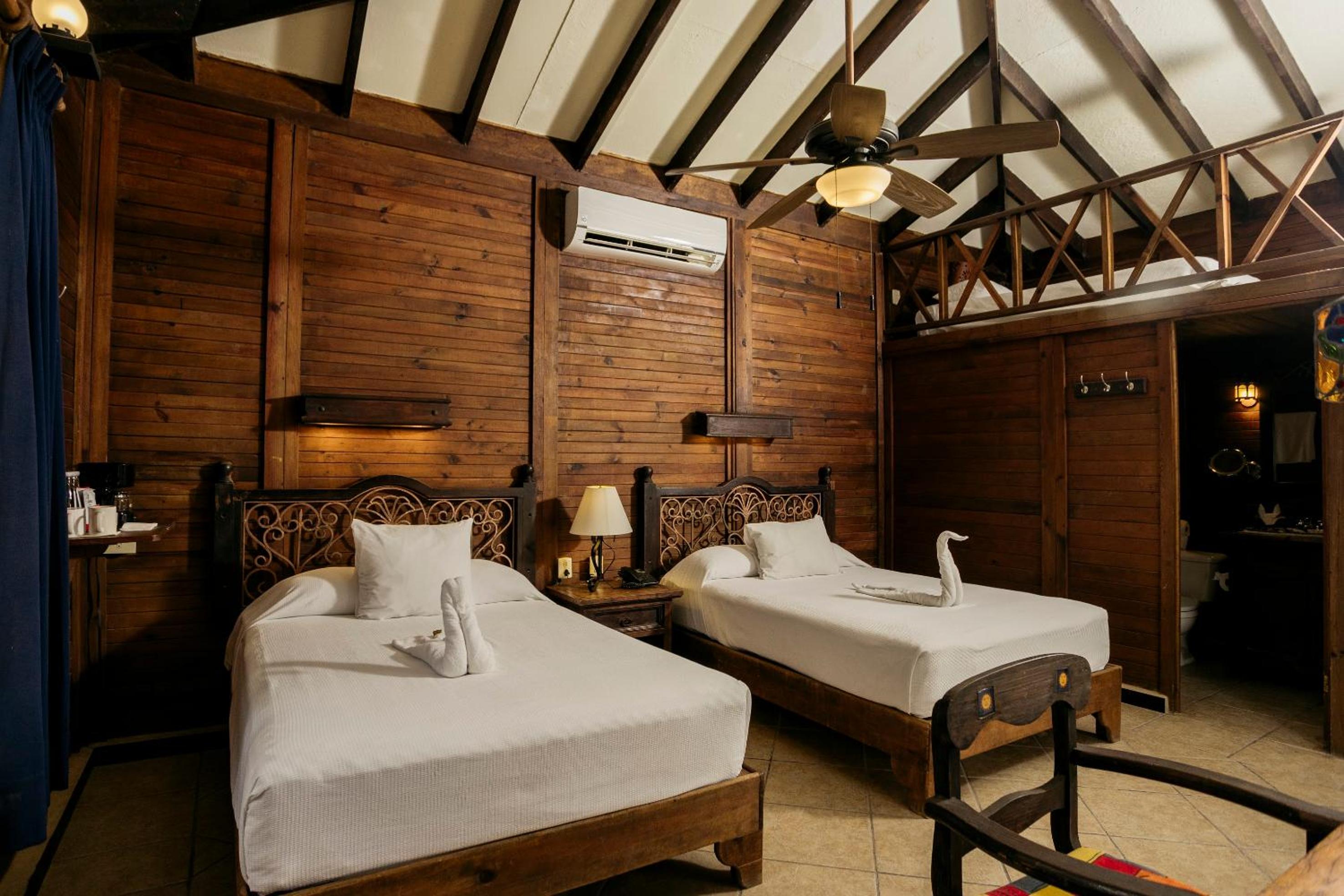 Palm Beach Bungalow - 2 Double Beds thumbnail 6