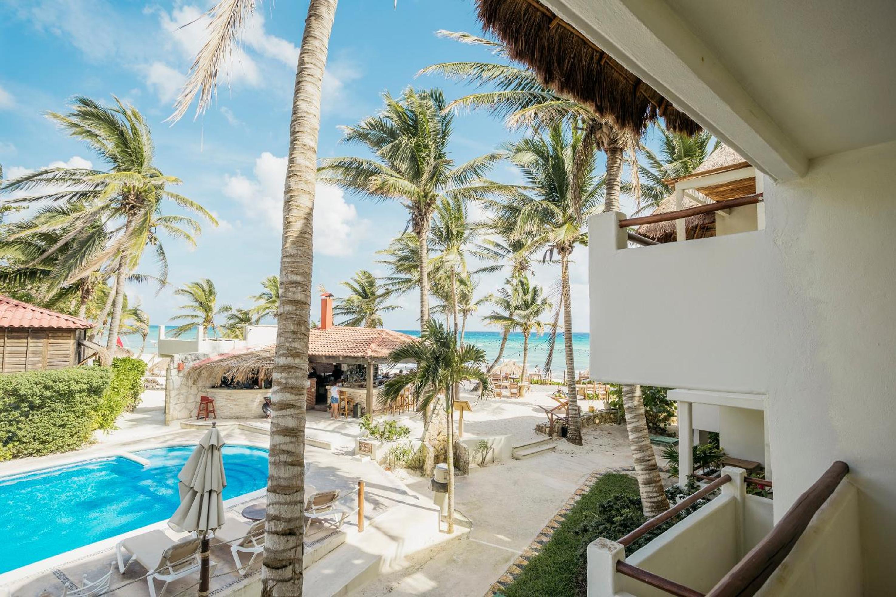 Pool View Room - King Bed thumbnail 6