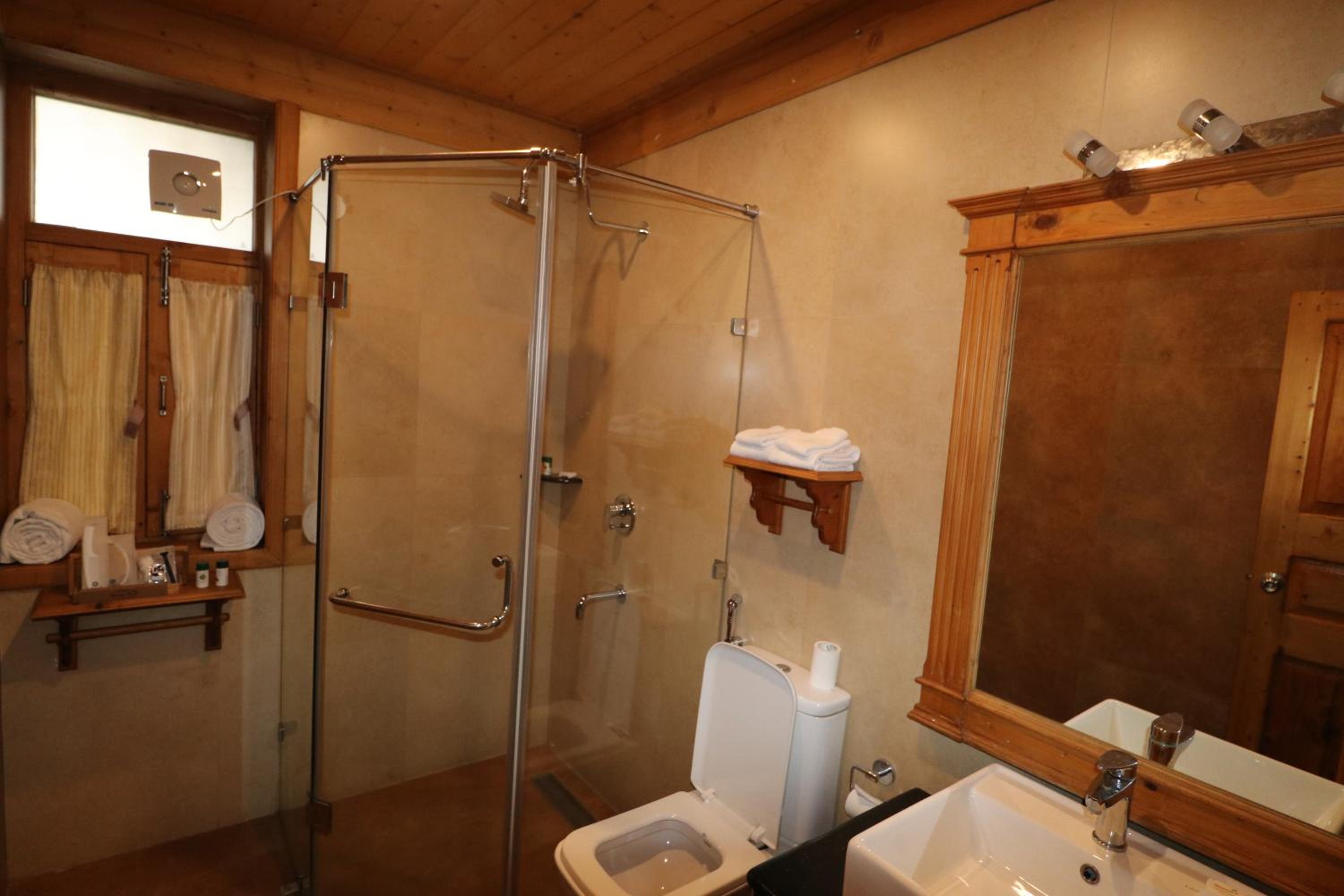 Deluxe Double Room with Balcony - Photo 2
