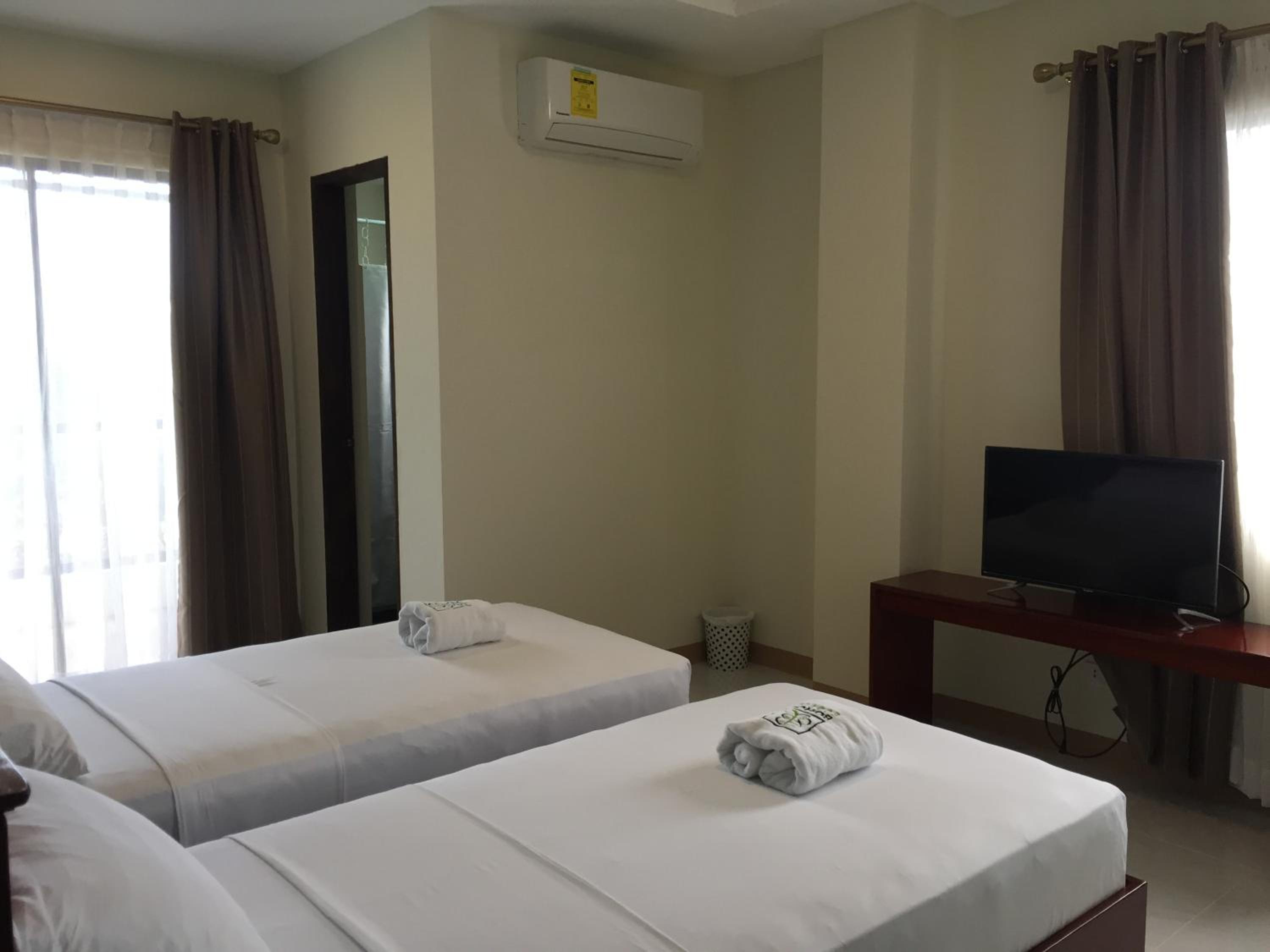 Standard Twin Room with Sea View - Photo 2