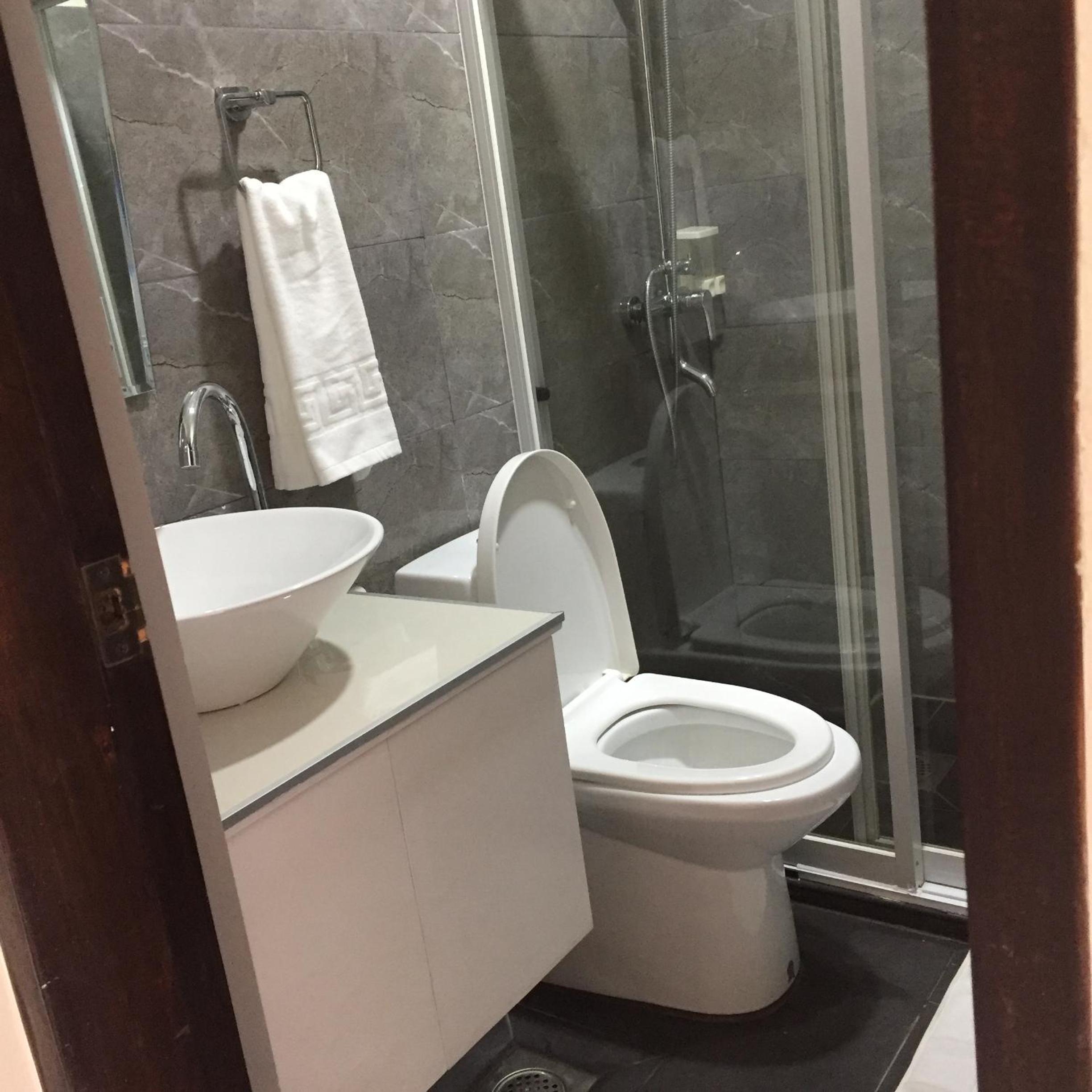 Double Room with Balcony - Photo 8