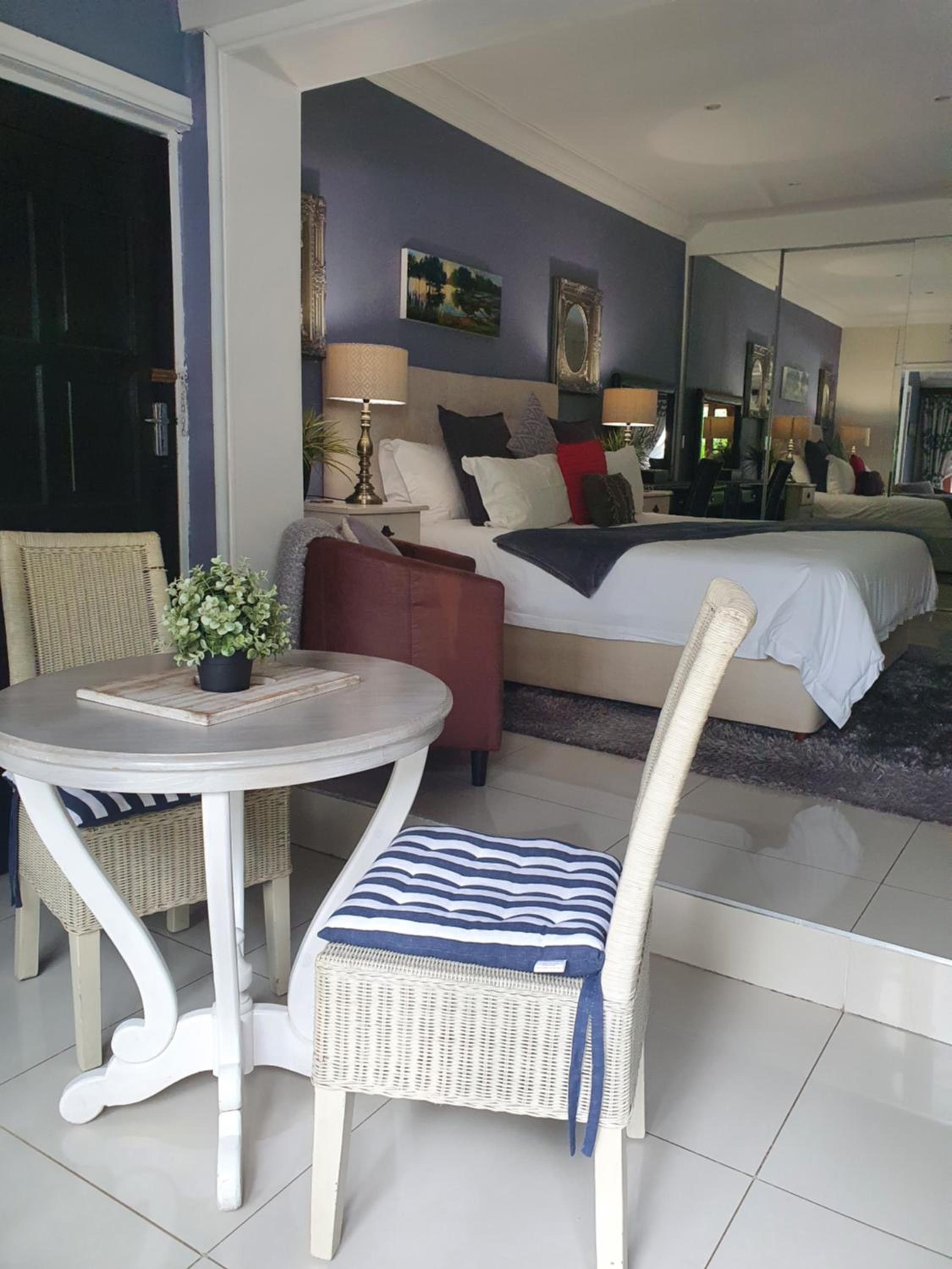 Double Room with Private Bathroom - Photo 1