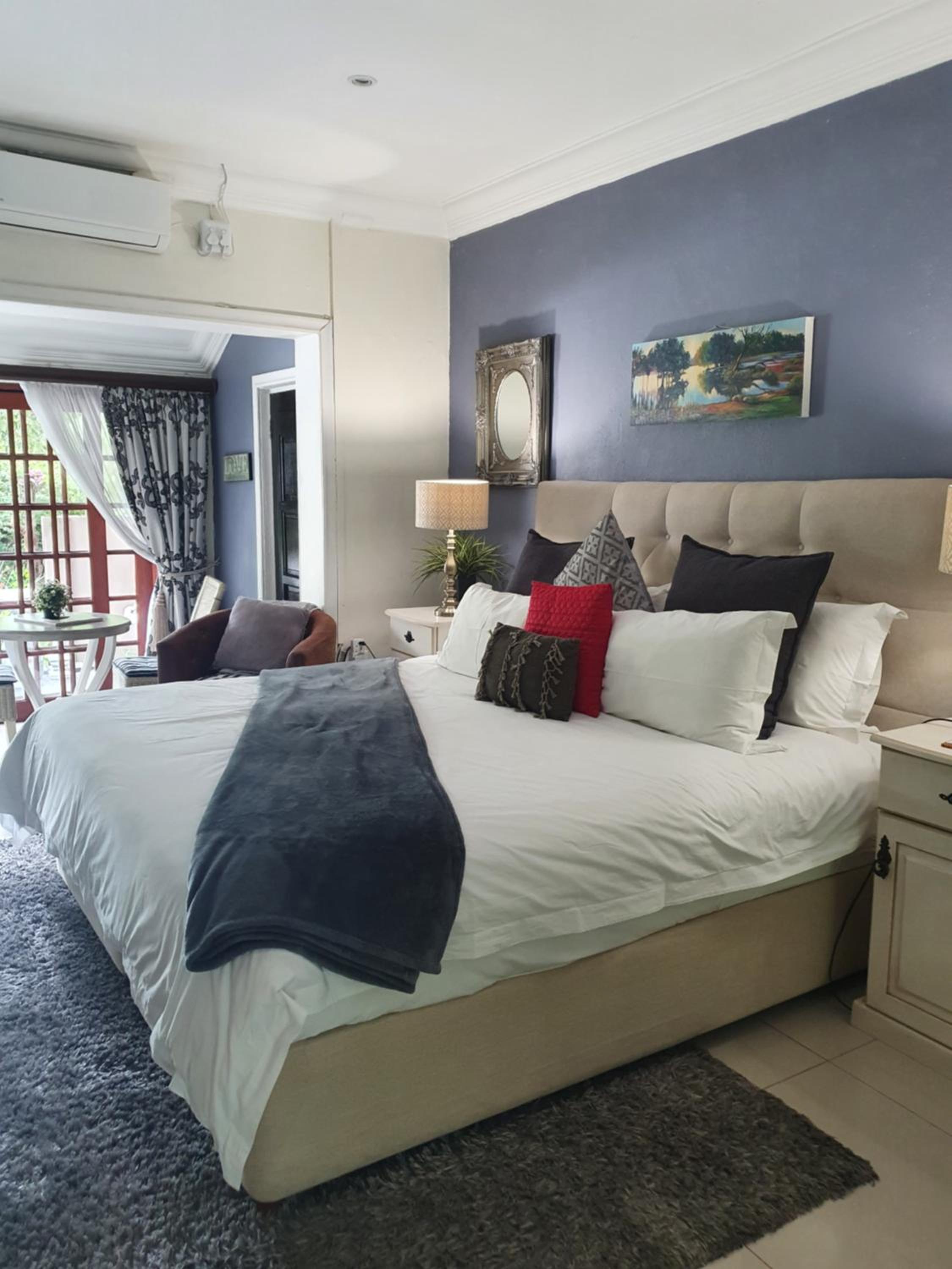Double Room with Private Bathroom - Photo 7