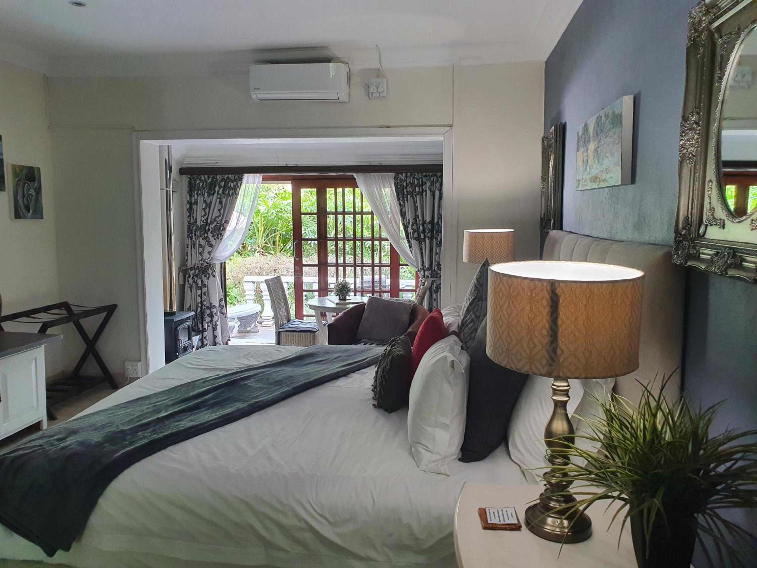 Double Room with Private Bathroom - Photo 8