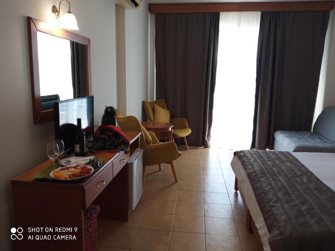 Superior King Room - Photo 21