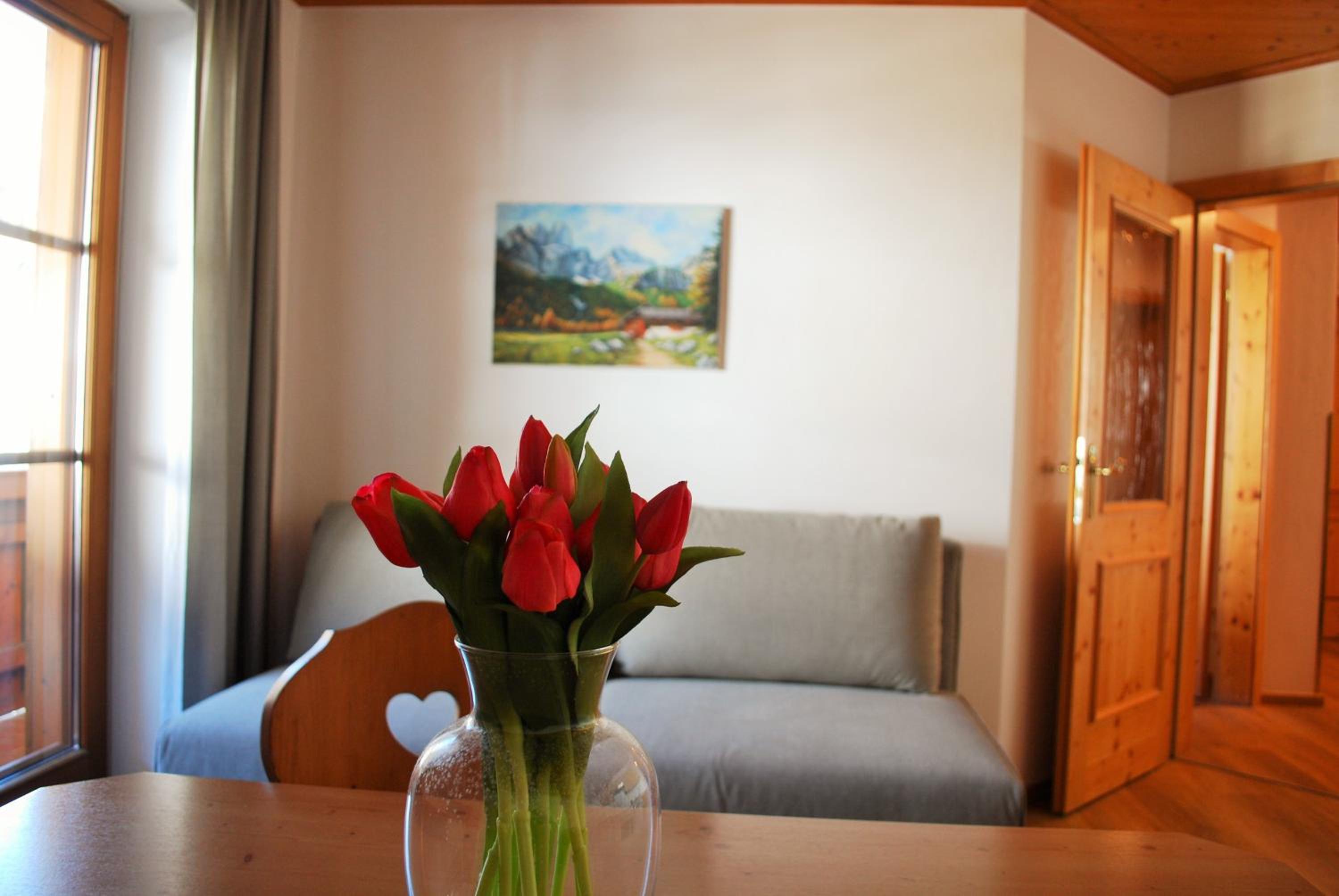 Apartment with Balcony - Photo 2