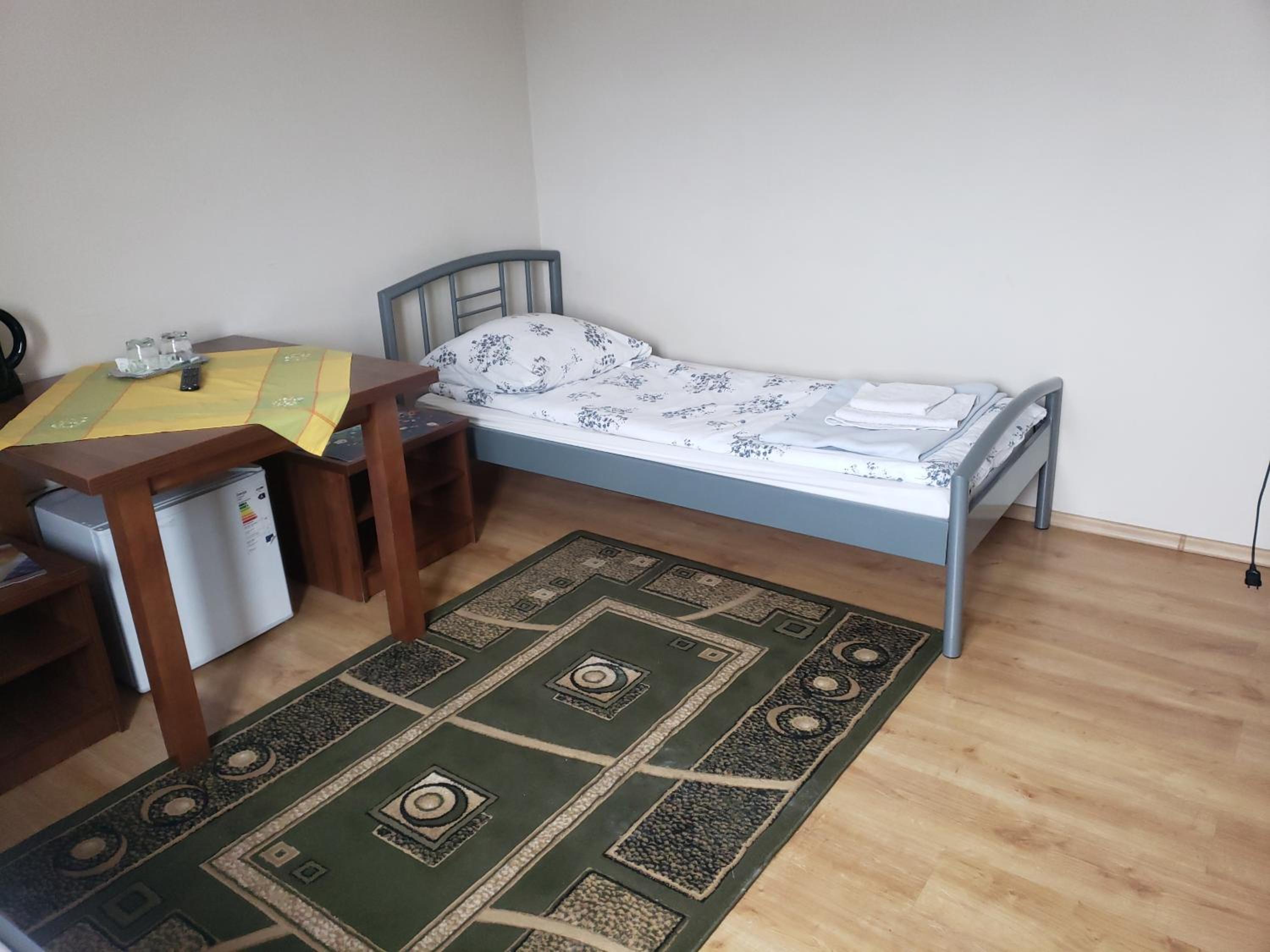Small Single Room photo 3