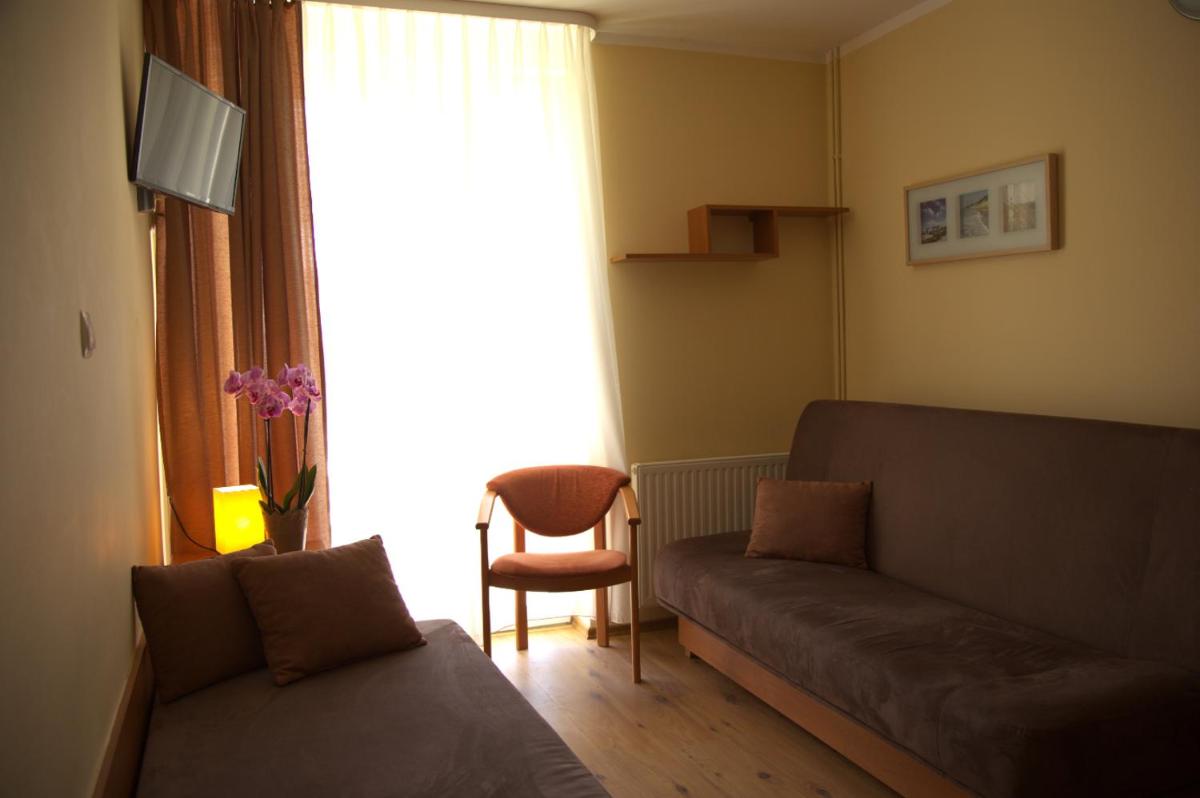 Twin Room - Photo 3