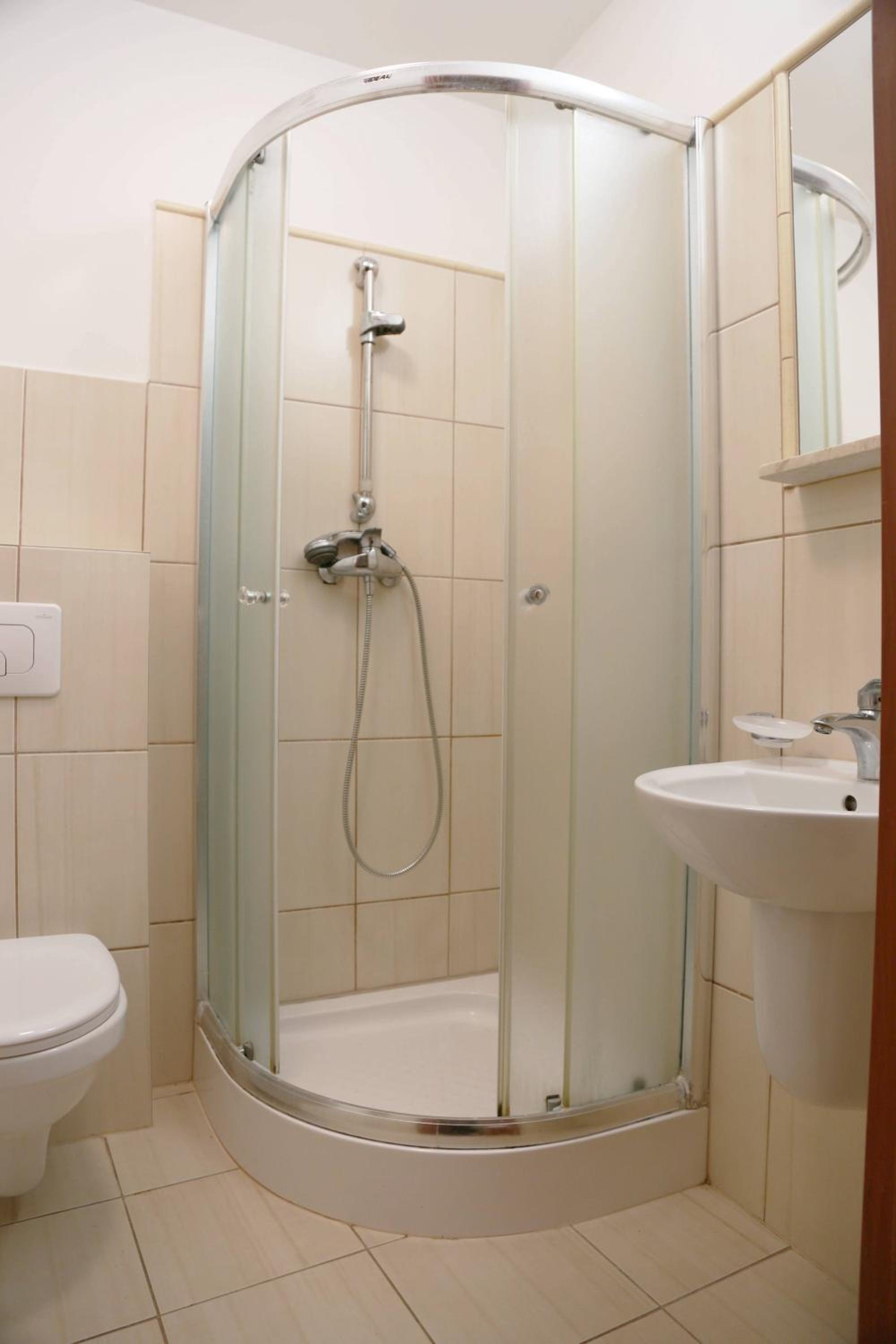 Twin Room - Photo 5