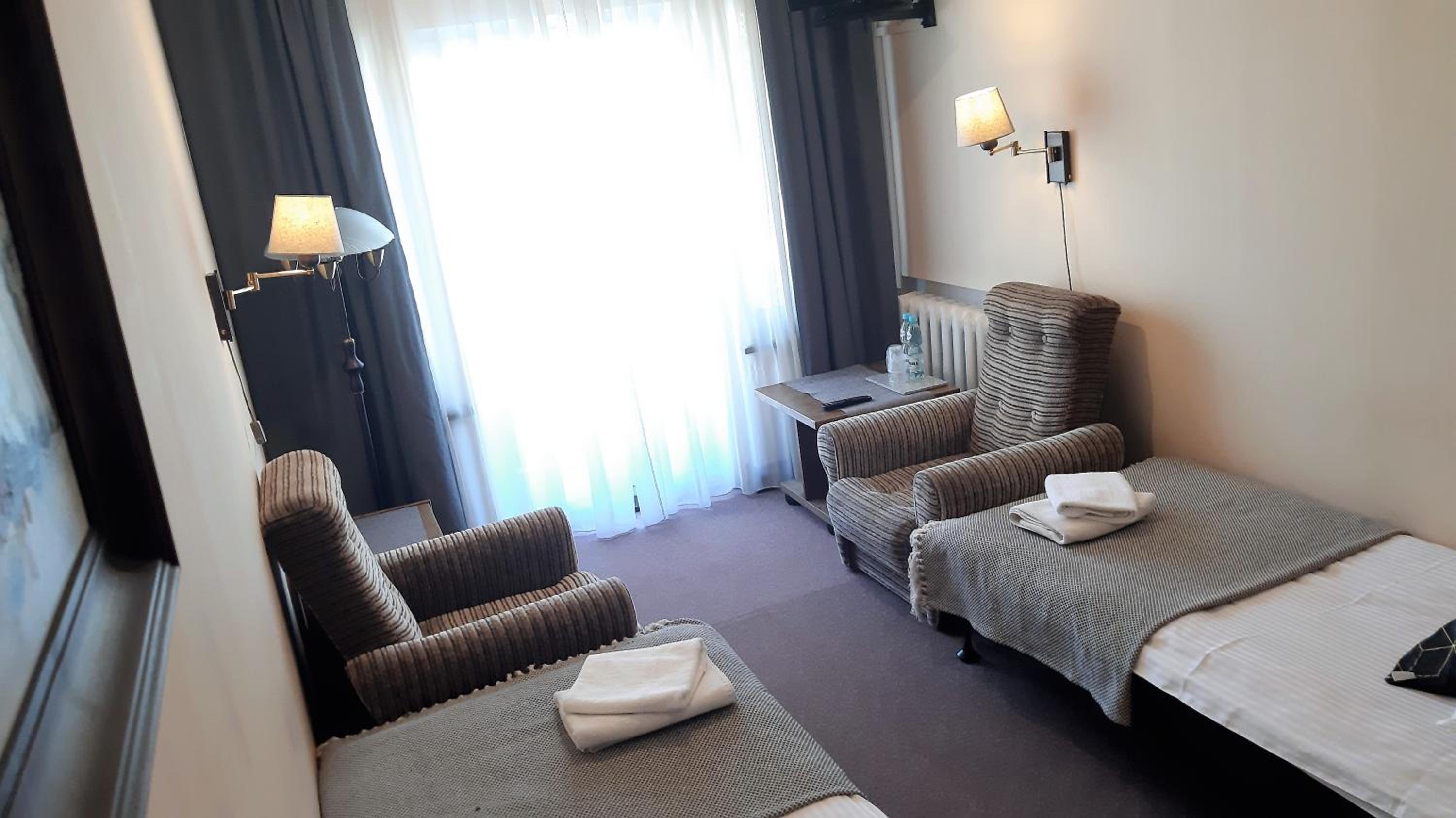 Twin Room with Private External Bathroom photo 2