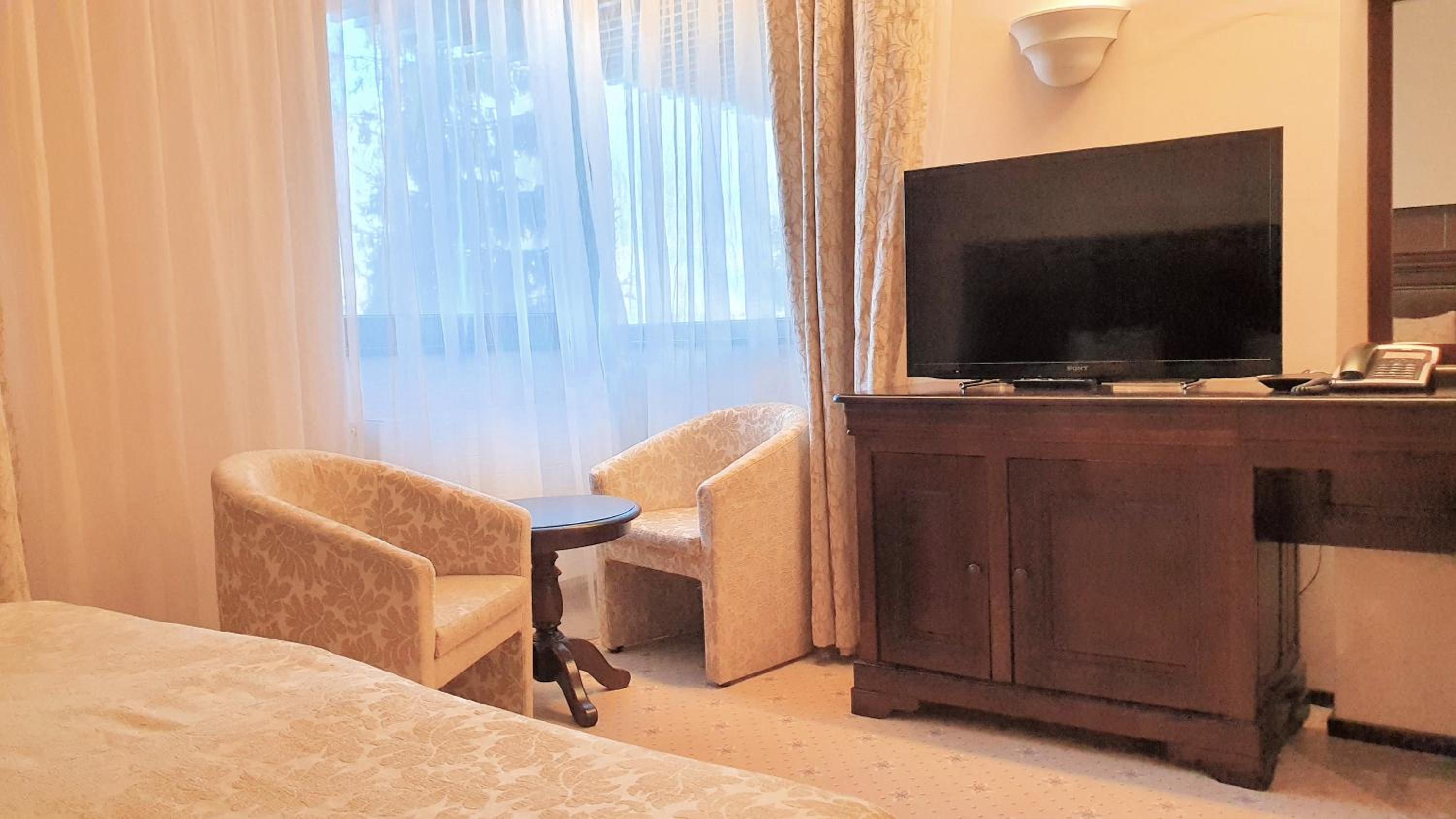 Apartment with Mountain View - Photo 10