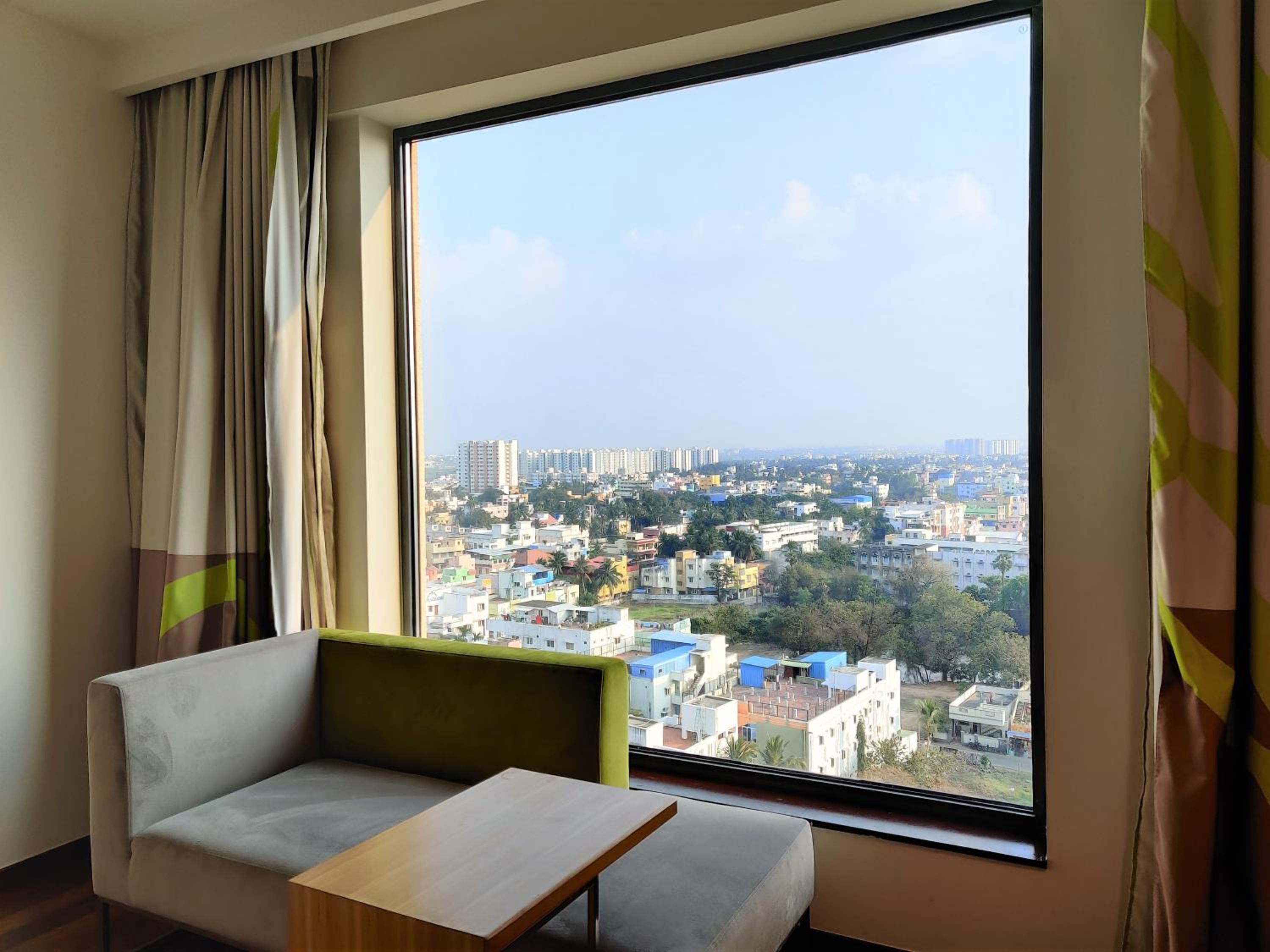 Executive Room King Bed – Aqua Pool View Executive Room King Bed – Aqua Pool View