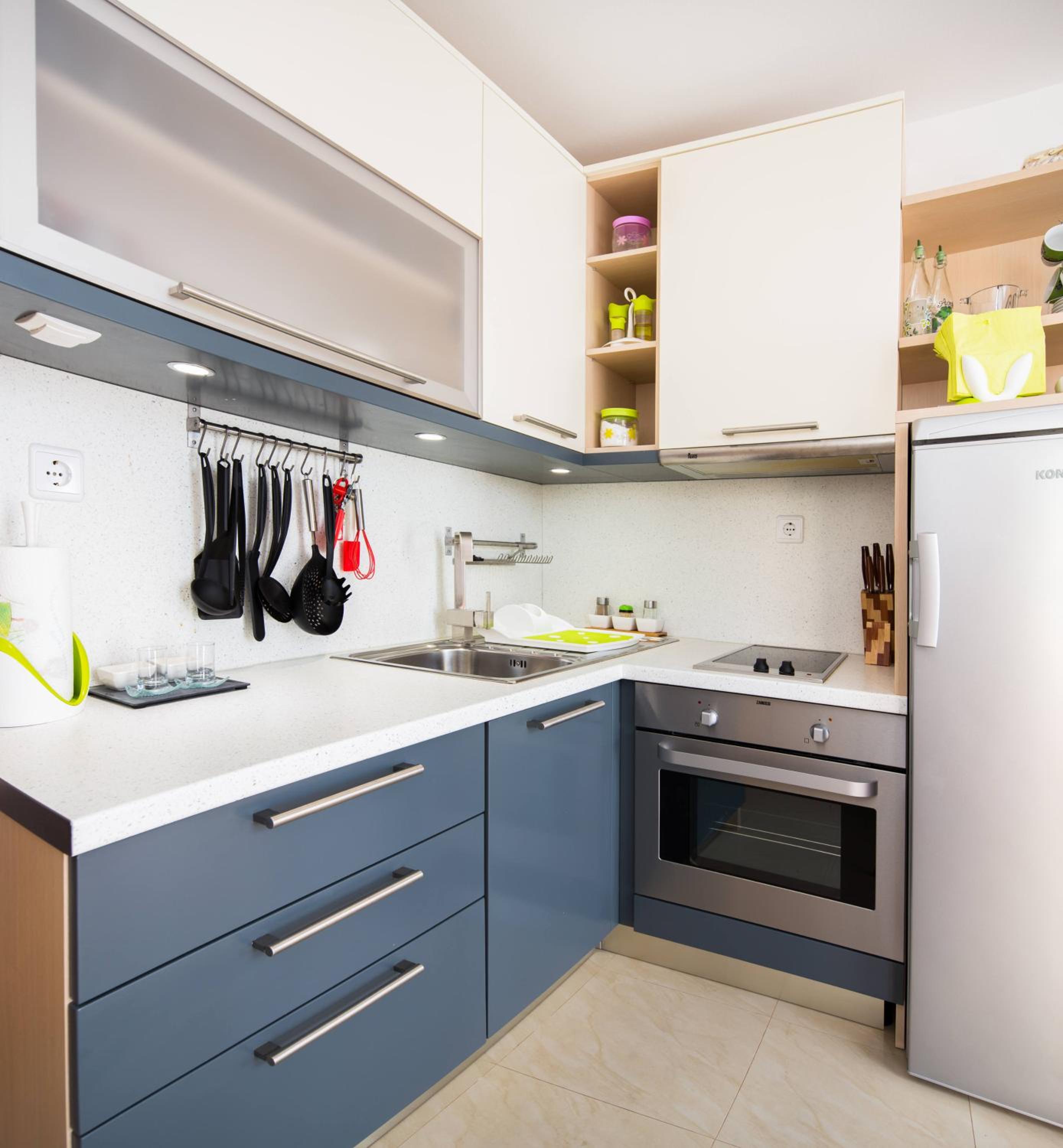 One-Bedroom Apartment (5 Adults) photo 2