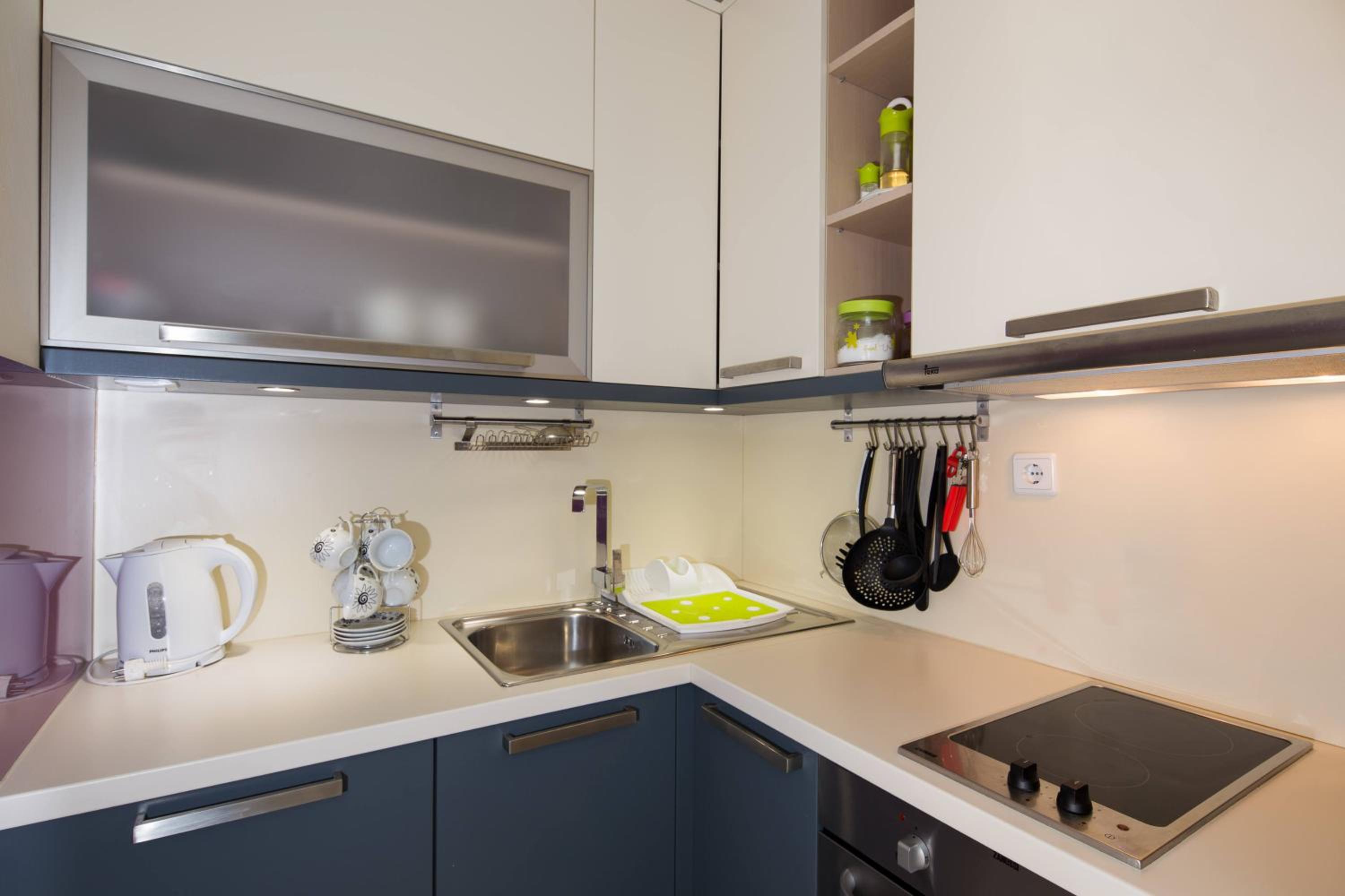 One-Bedroom Apartment (6 Adults) photo 2