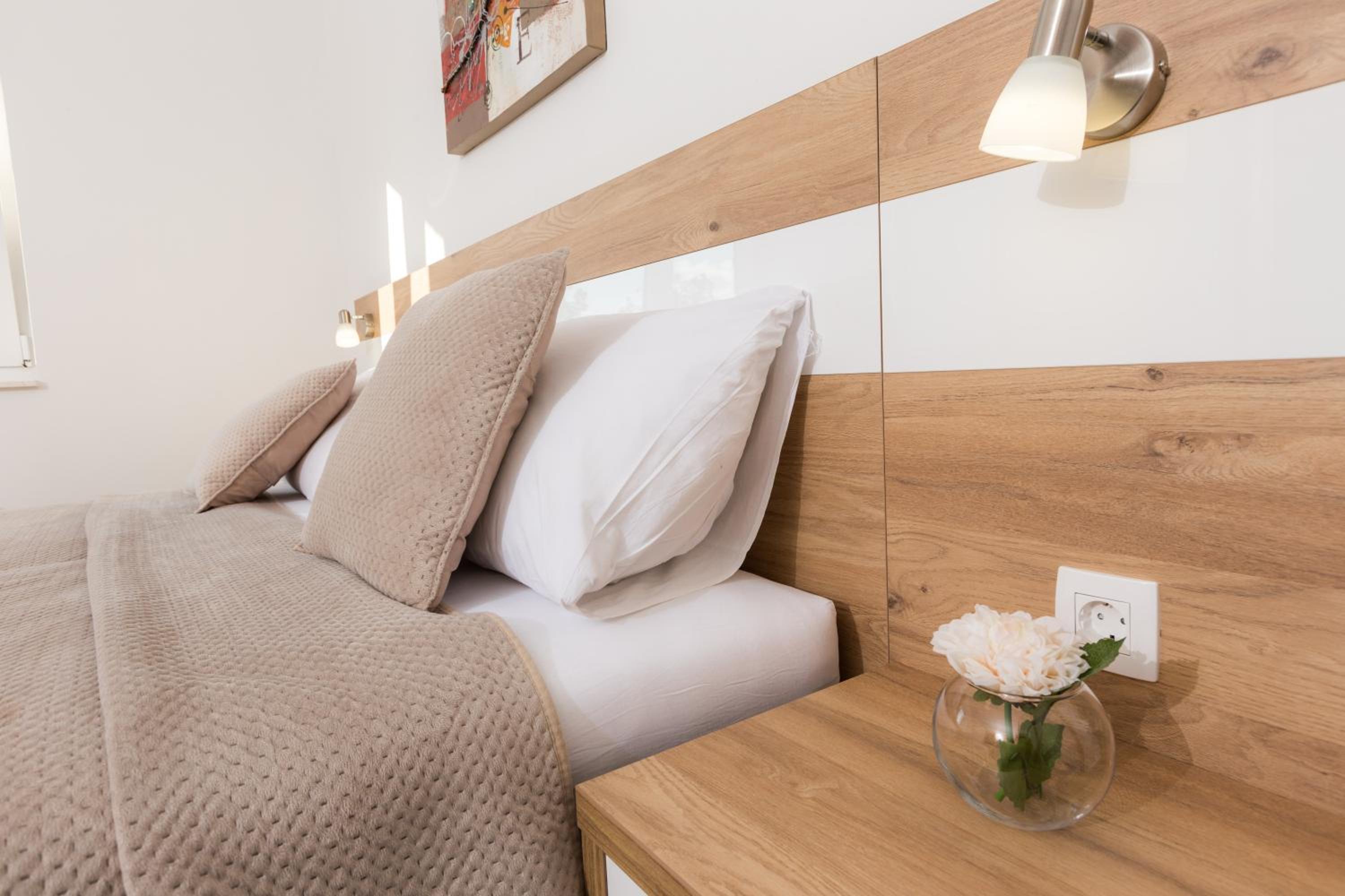 Two-Bedroom Apartment with Balcony photo 3