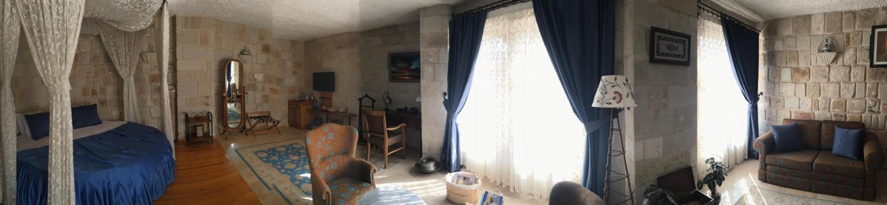 Suite - Photo 16