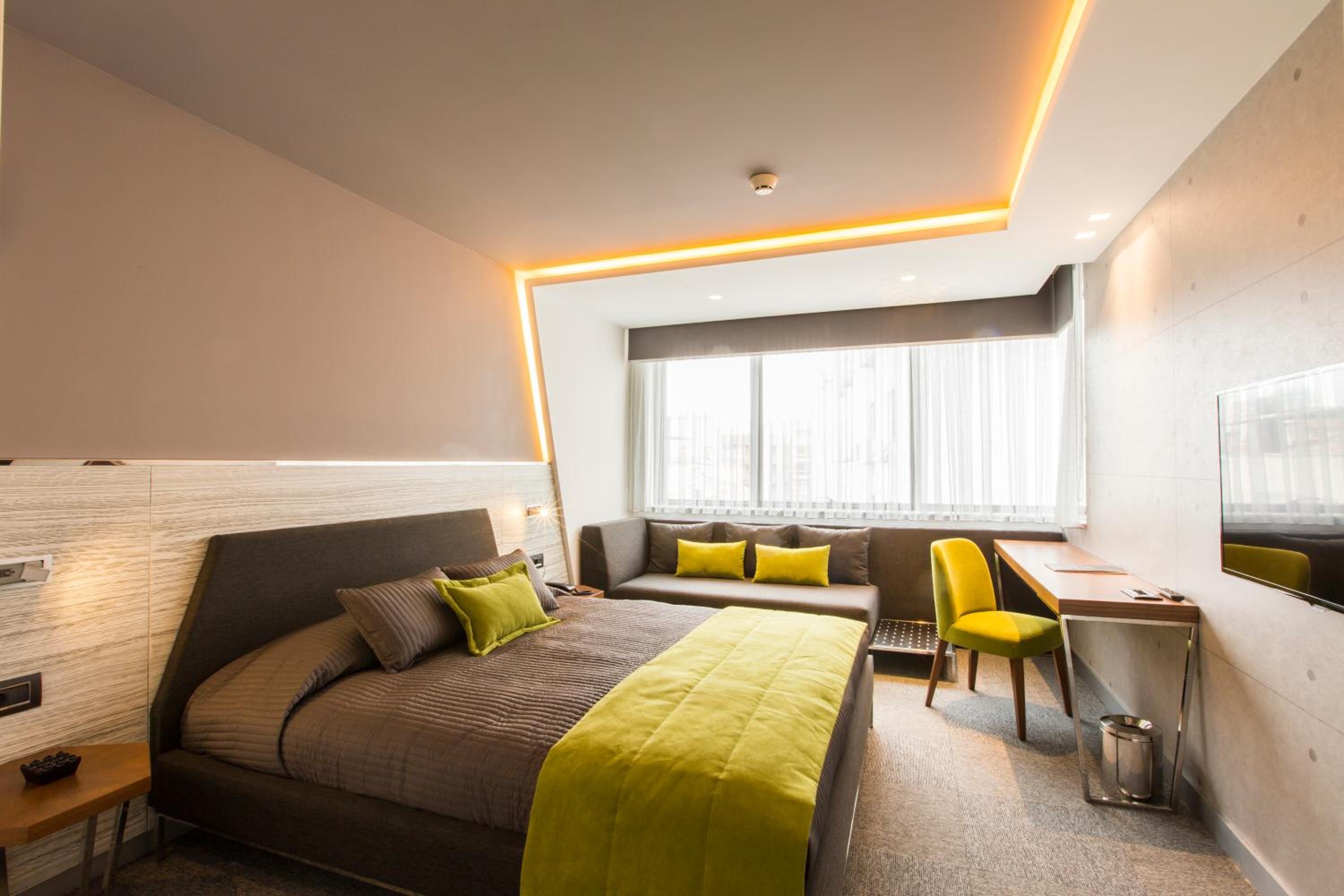Deluxe King Room