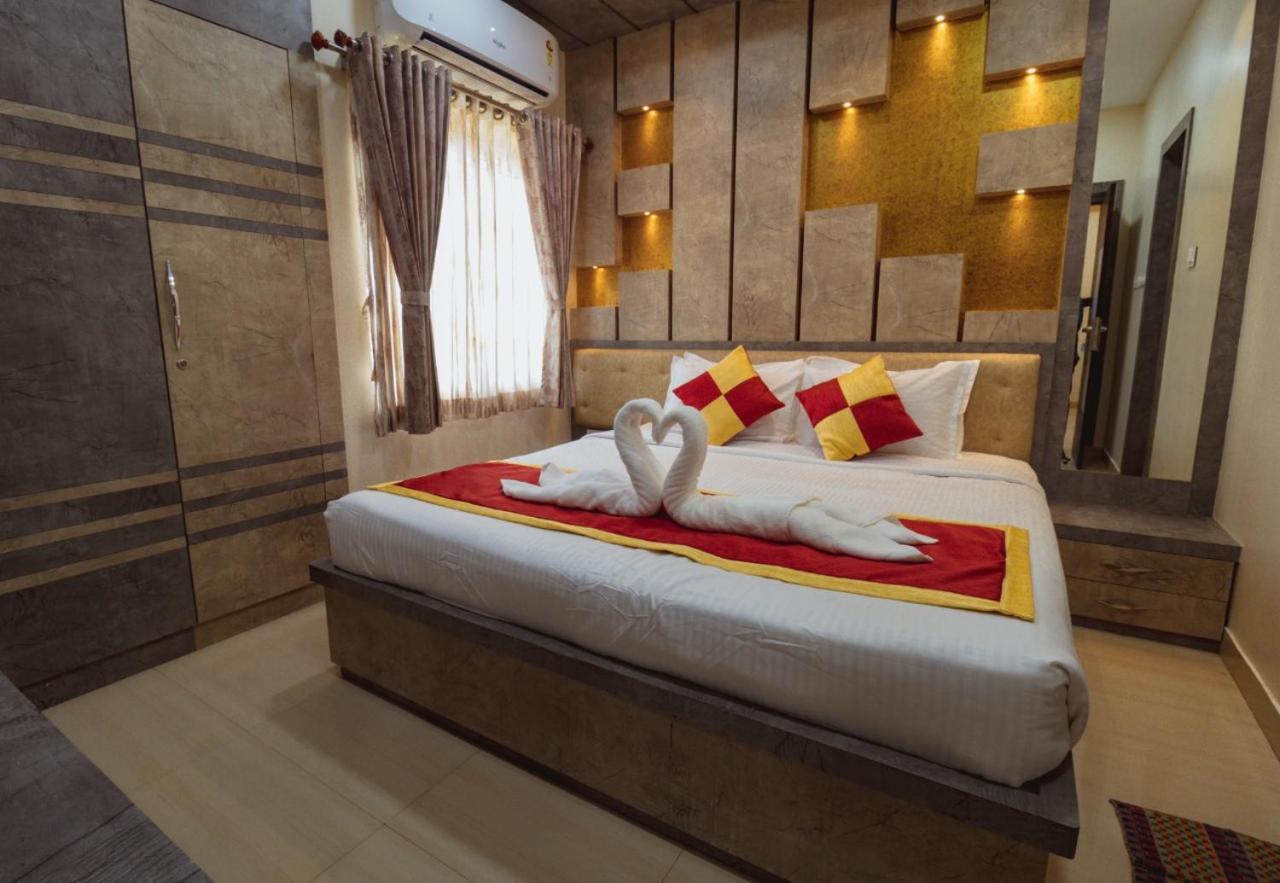 Deluxe Double Room (2 Adults + 1 Child) photo 1