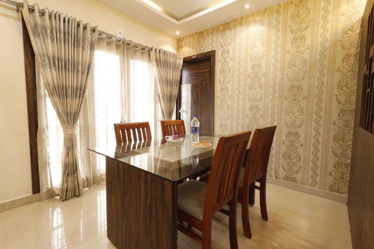 Deluxe Double Room (2 Adults + 1 Child) photo 3