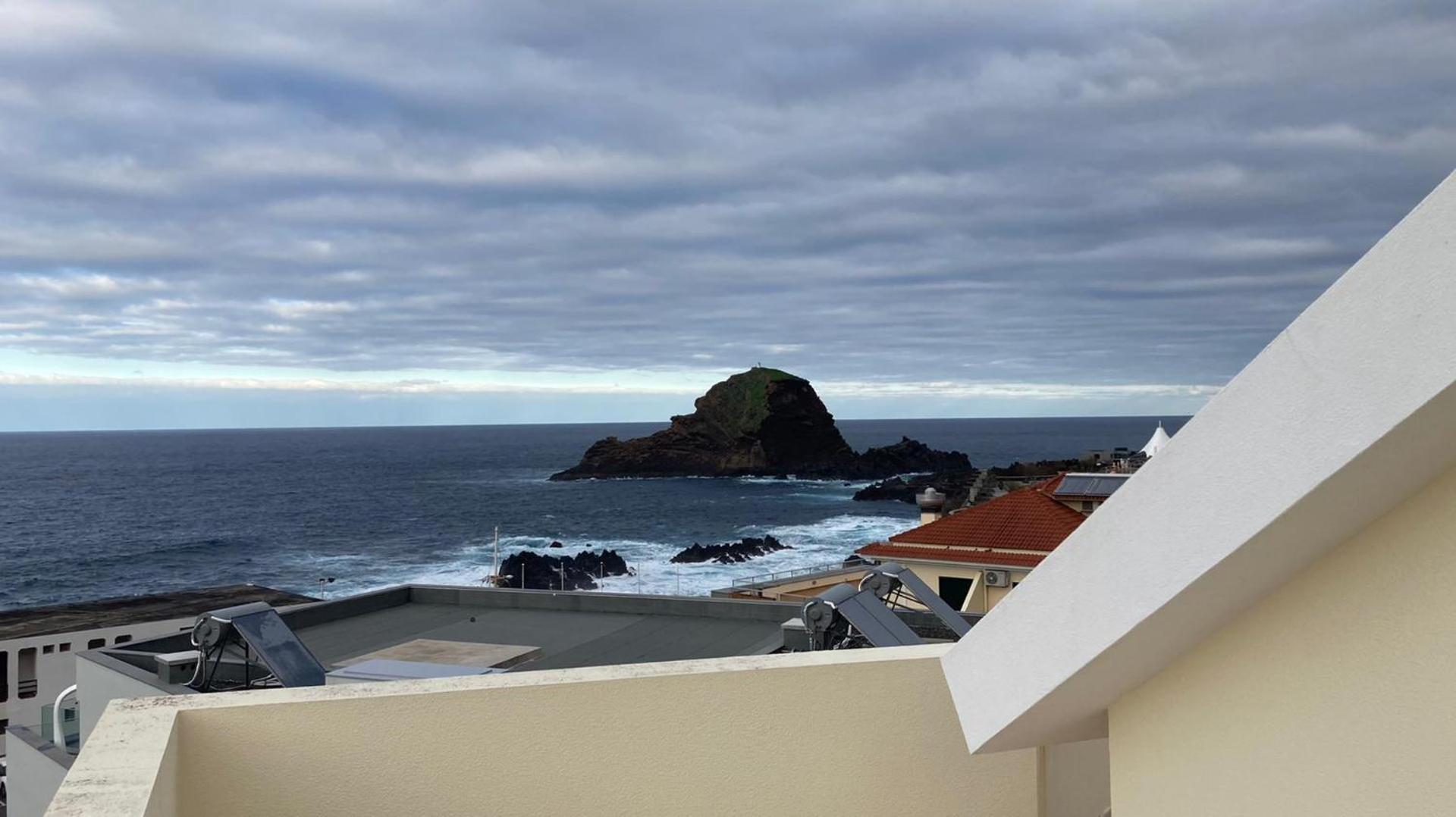 Two-Bedroom Apartment with Sea View photo 3