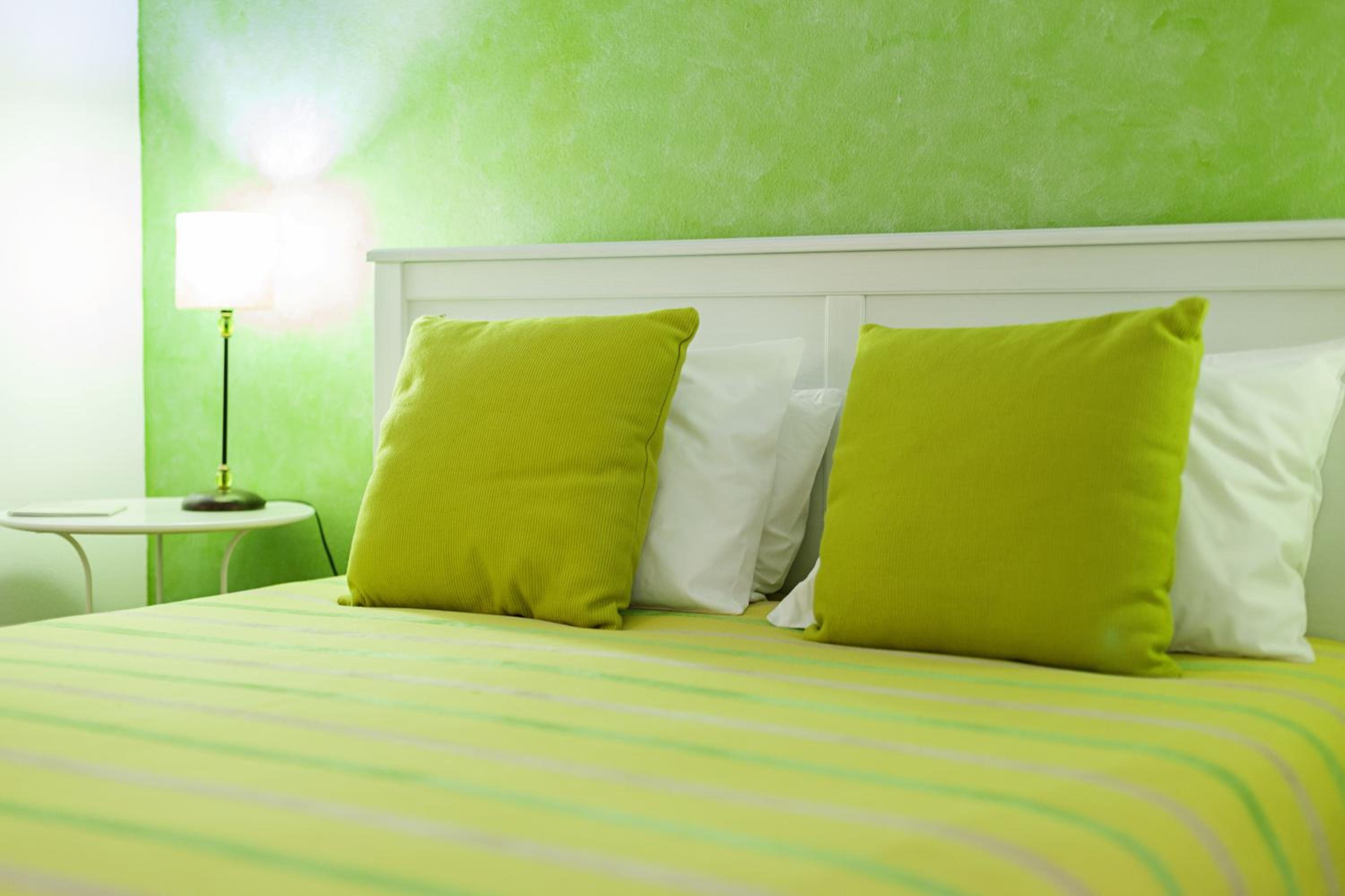 Standard Double Room - Photo 8