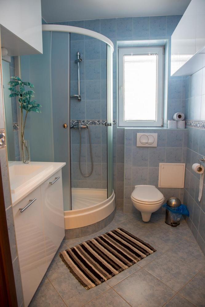 One-Bedroom Apartment - Photo 7