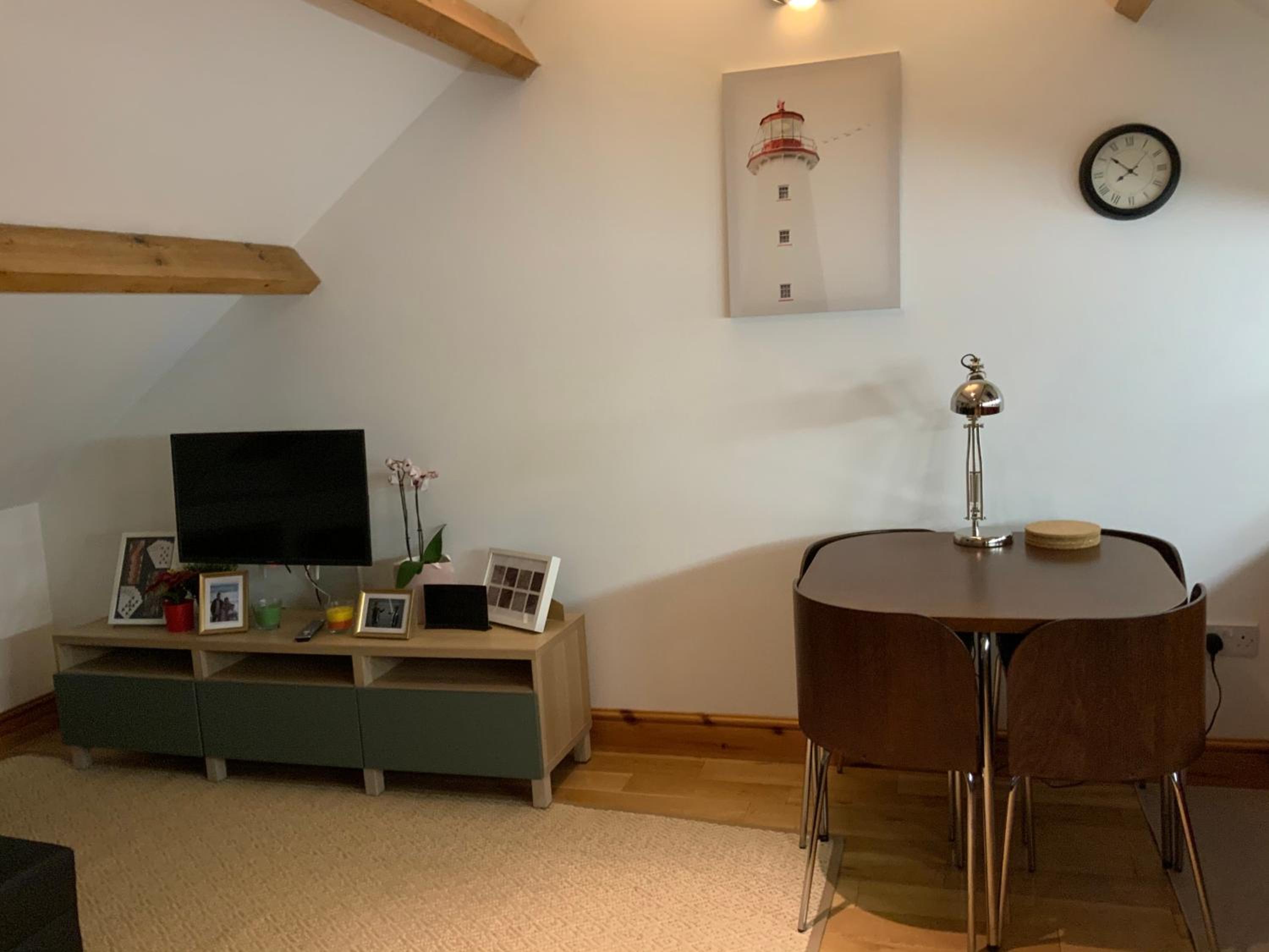 One-Bedroom Apartment - Photo 4