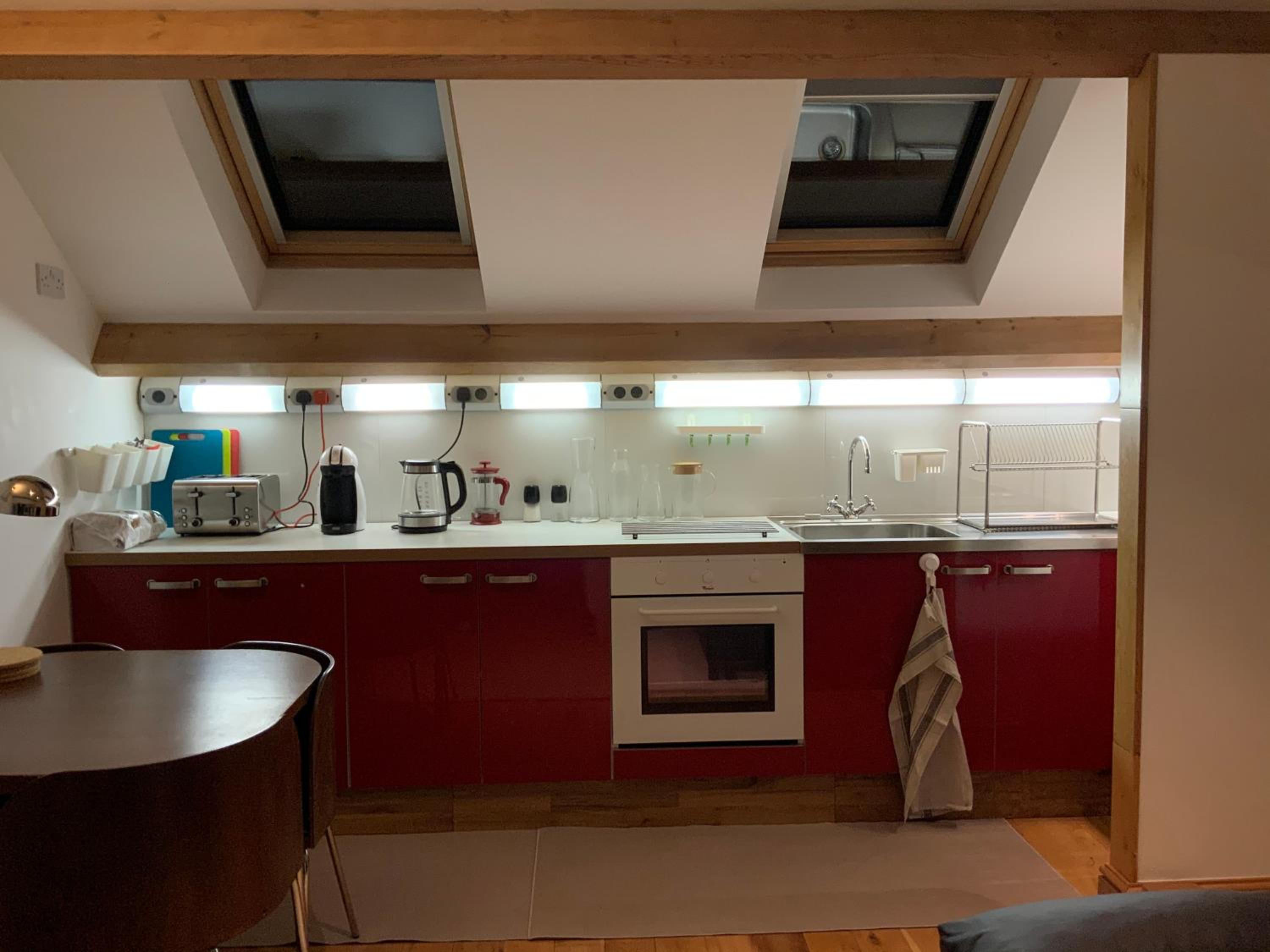 One-Bedroom Apartment - Photo 8