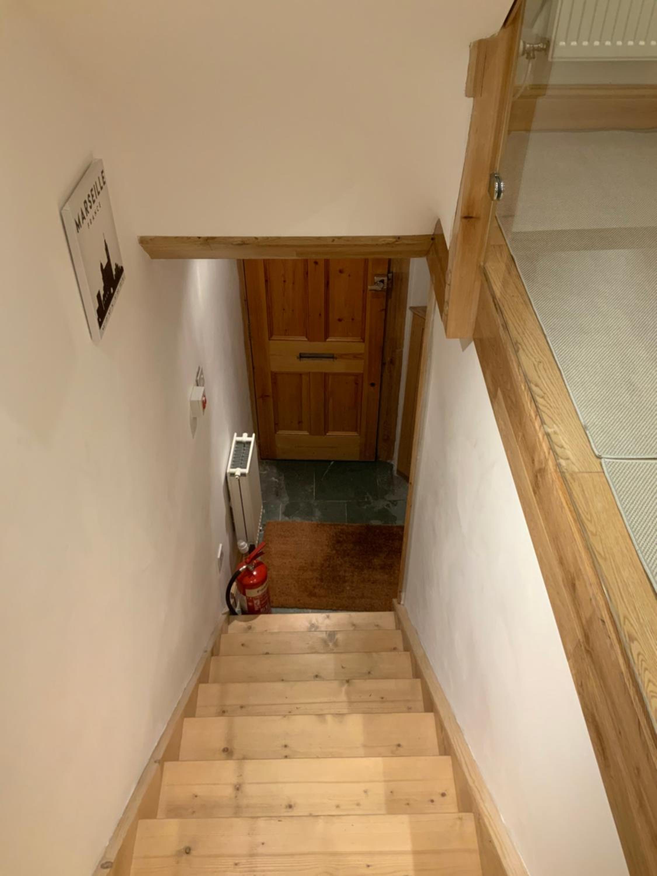 One-Bedroom Apartment - Photo 9