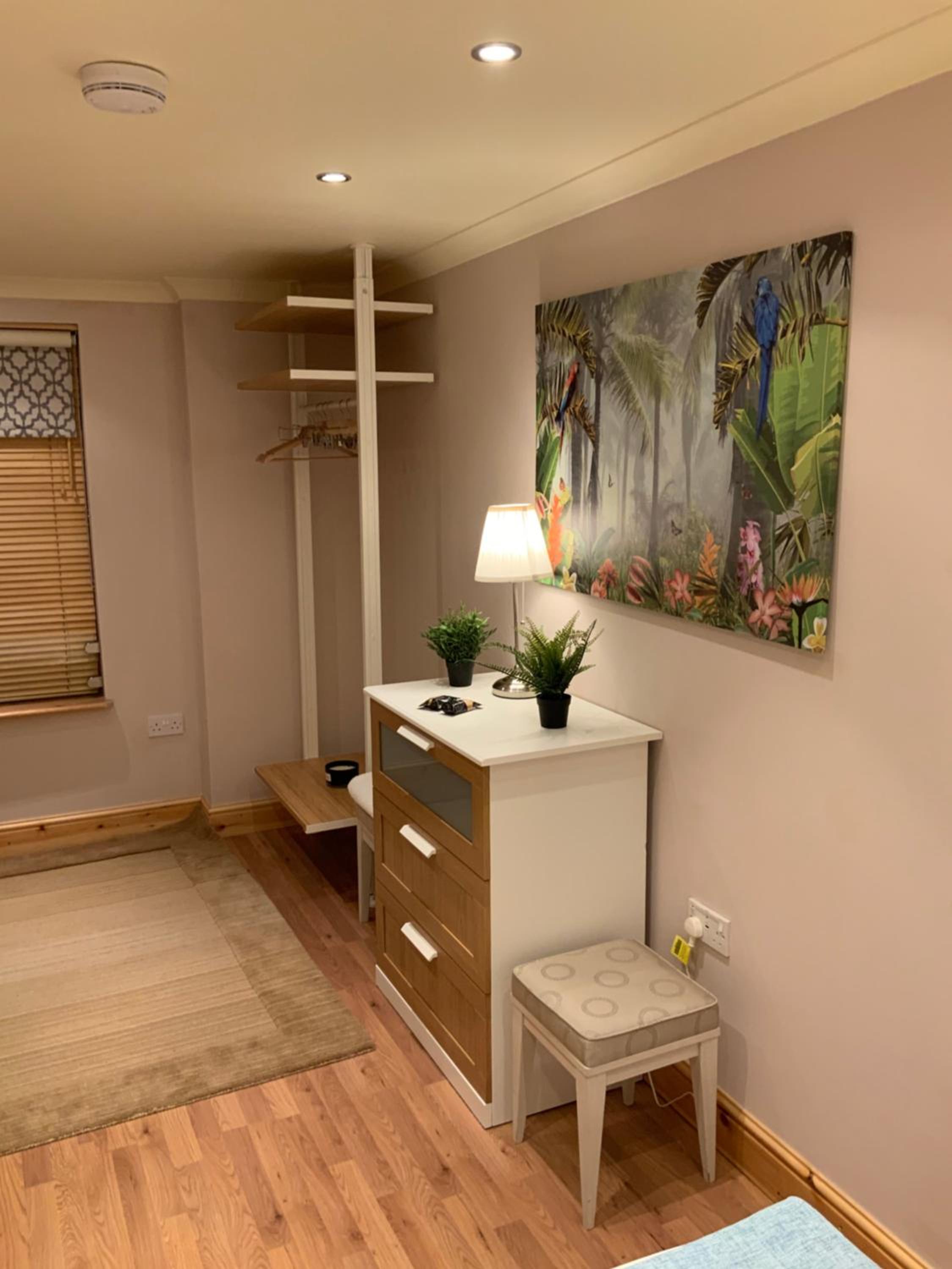 One-Bedroom Apartment - Photo 10