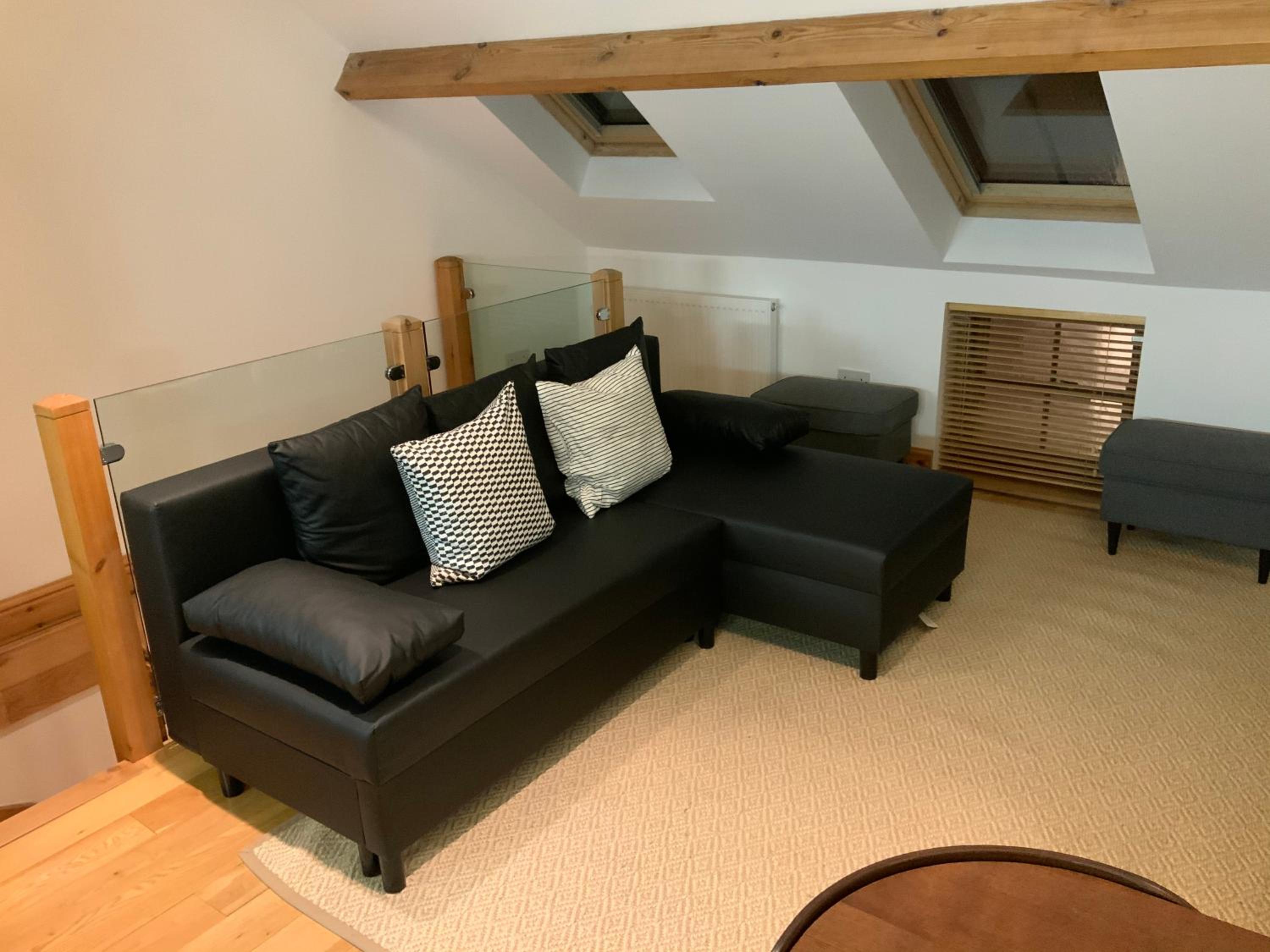 One-Bedroom Apartment - Photo 18