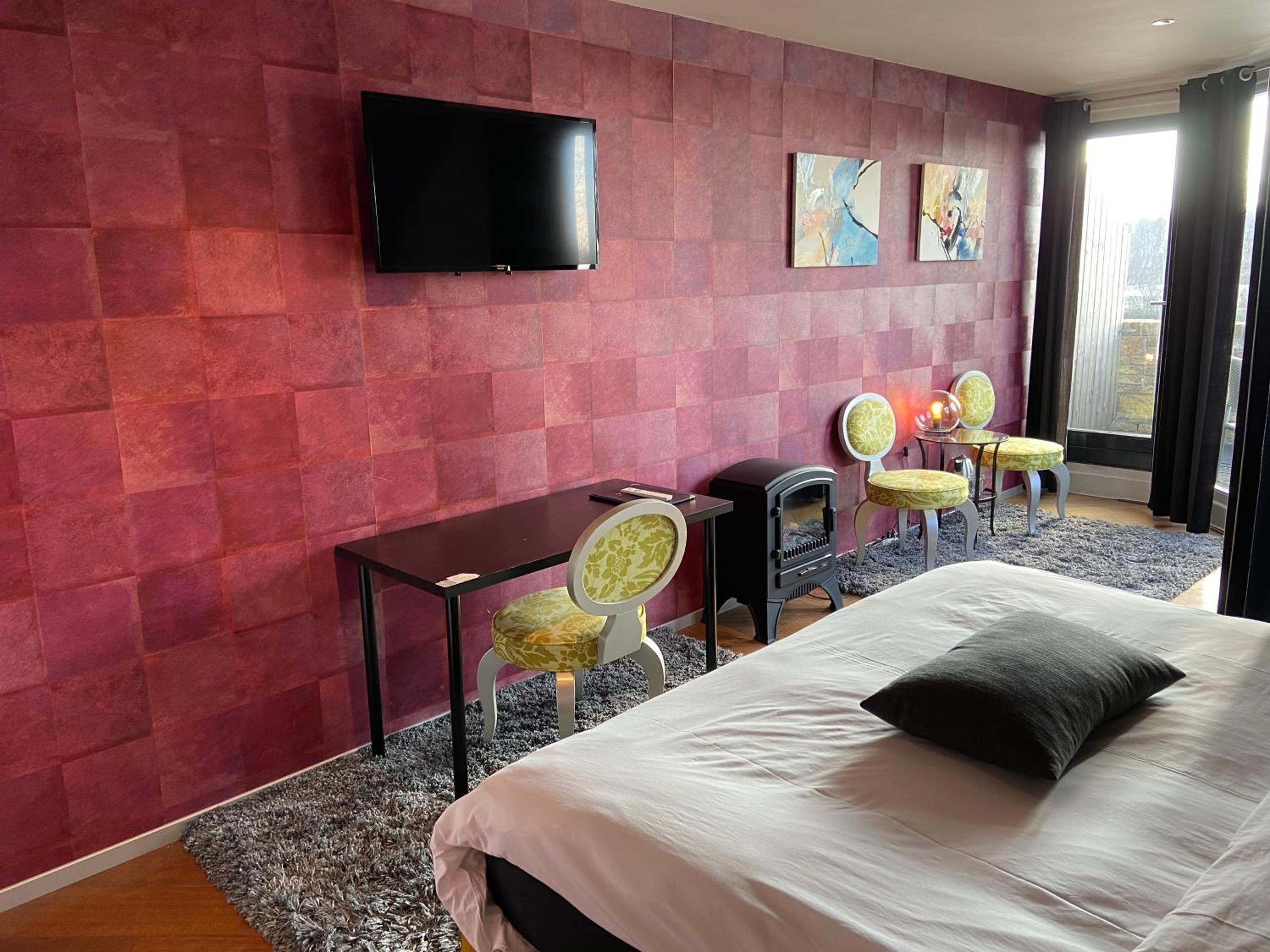 Deluxe Double Room With Balcony photo 2